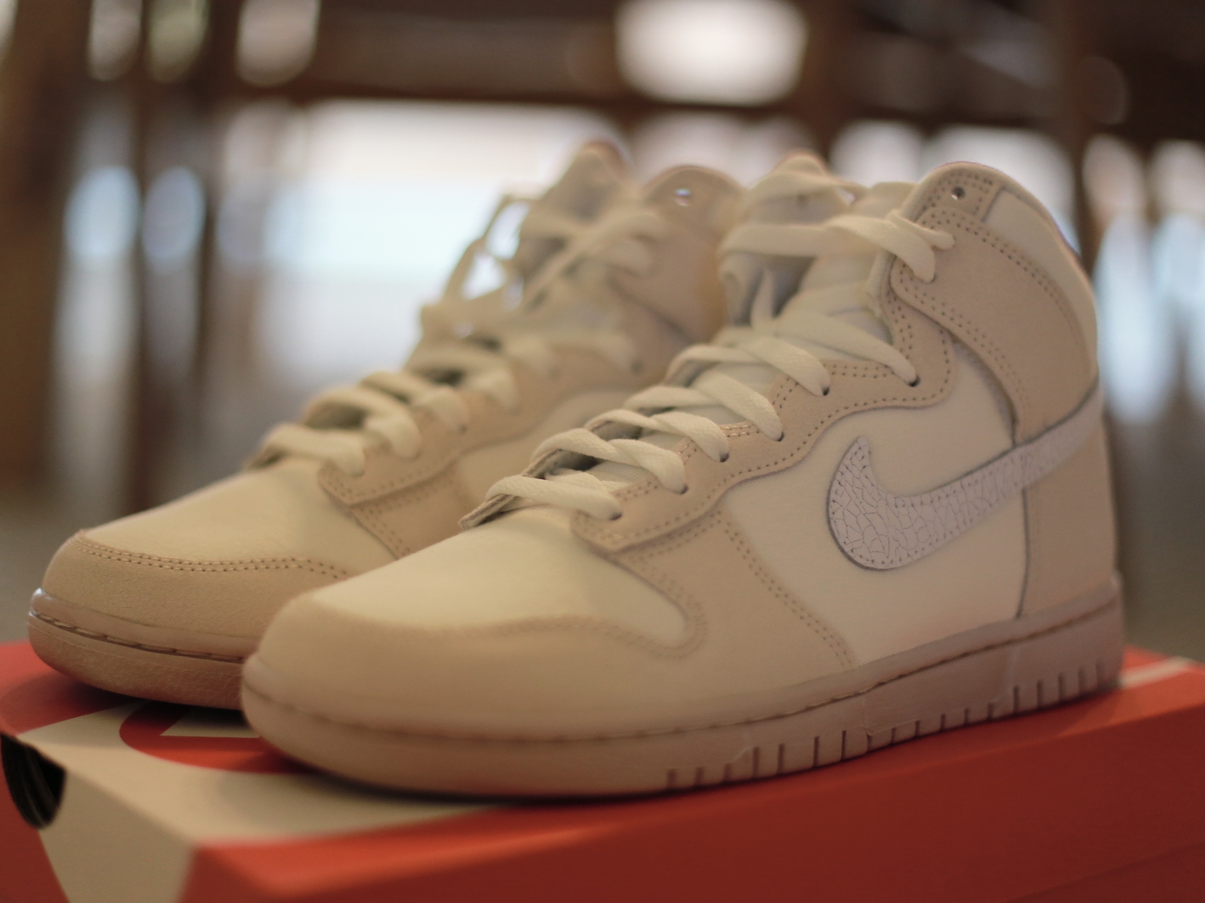 Nike Dunk High Retro PRM Summit White Phantom 착용 스타일 - 2