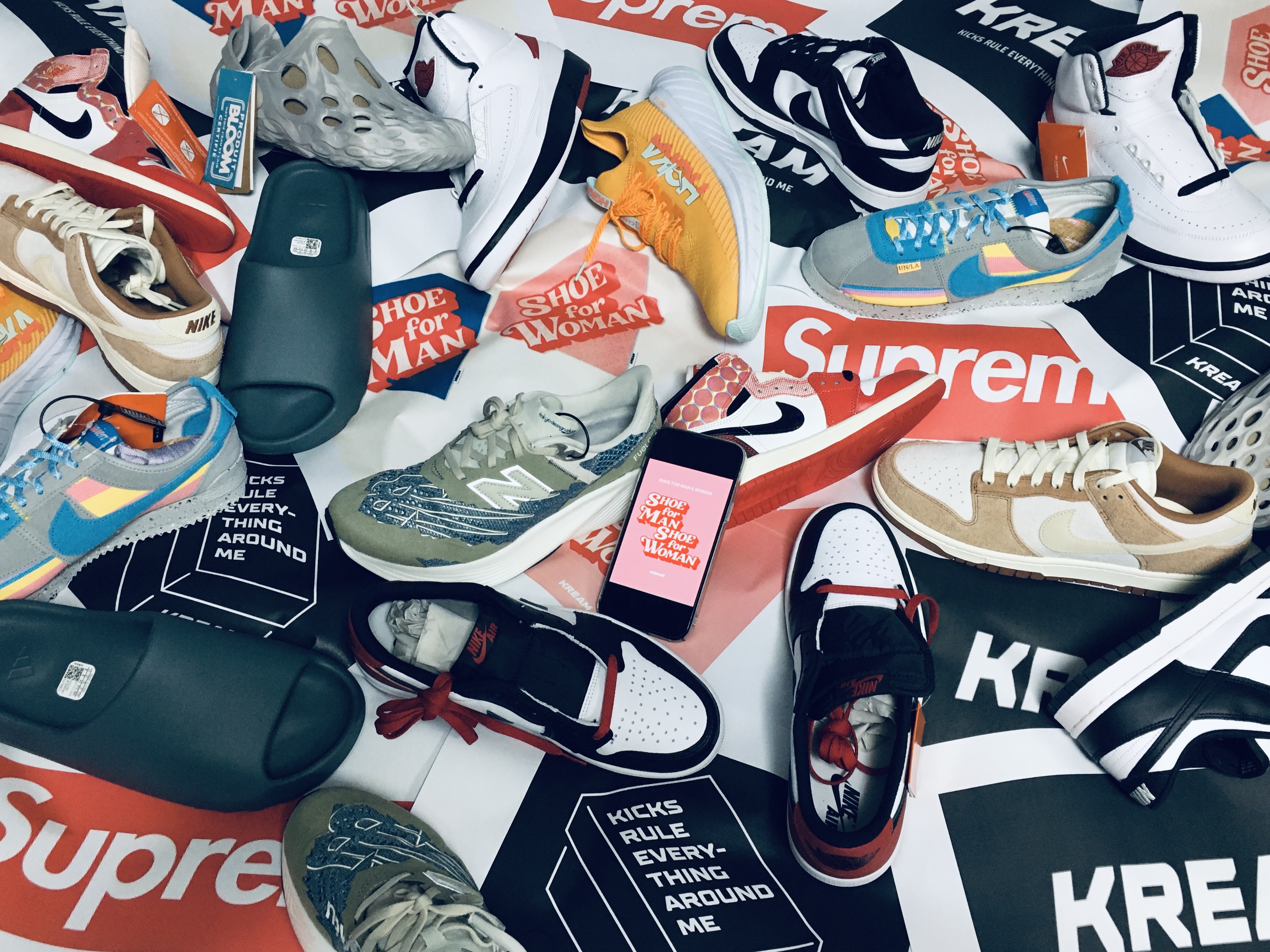 Jordan 1 Retro Low OG Black Toe, New Balance x Tokyo Design Studio FuelCell RC Elite v2 Blue Vetiver 착용 스타일