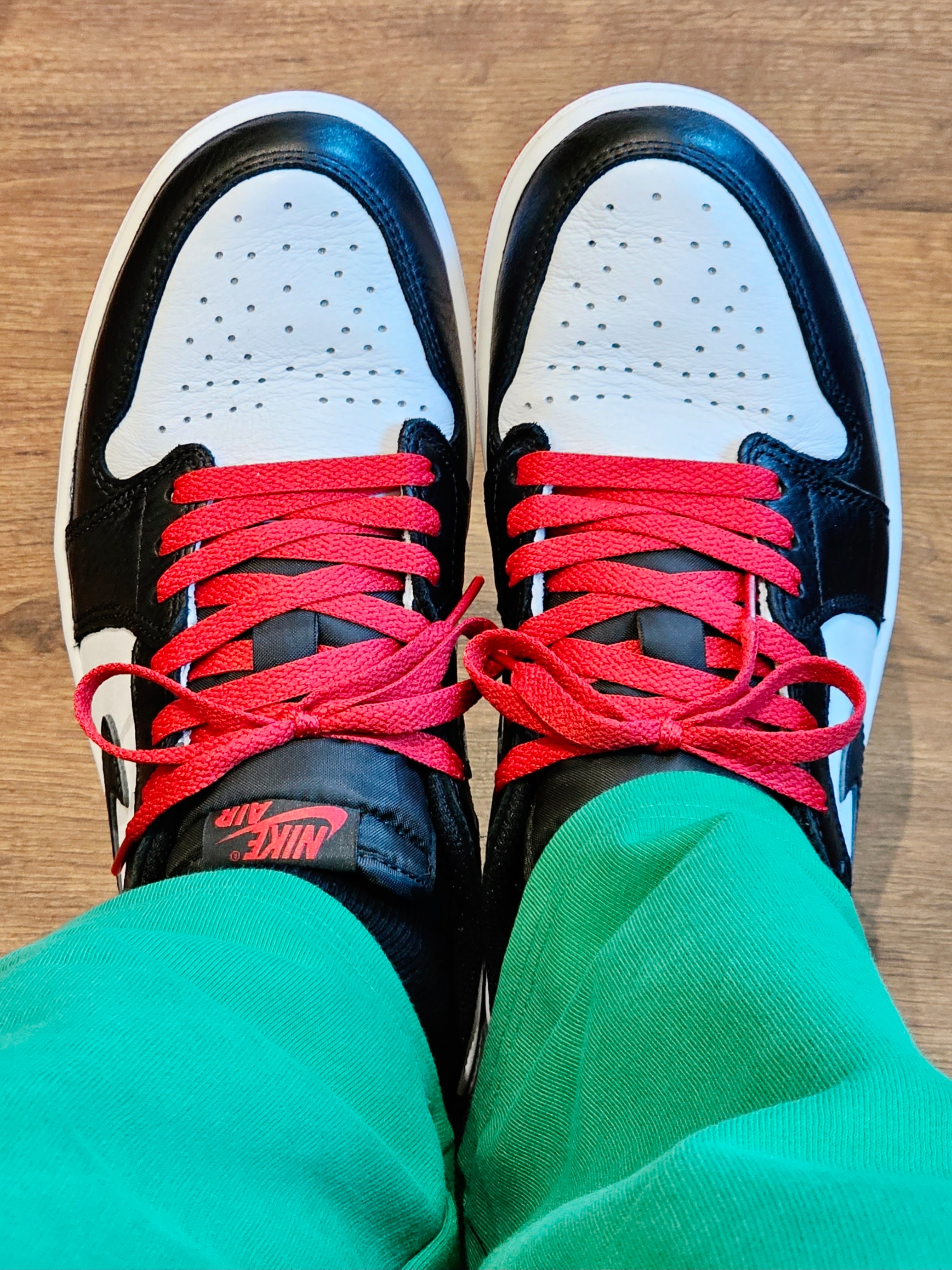 Jordan 1 Retro Low OG Black Toe 착용 스타일 - 2