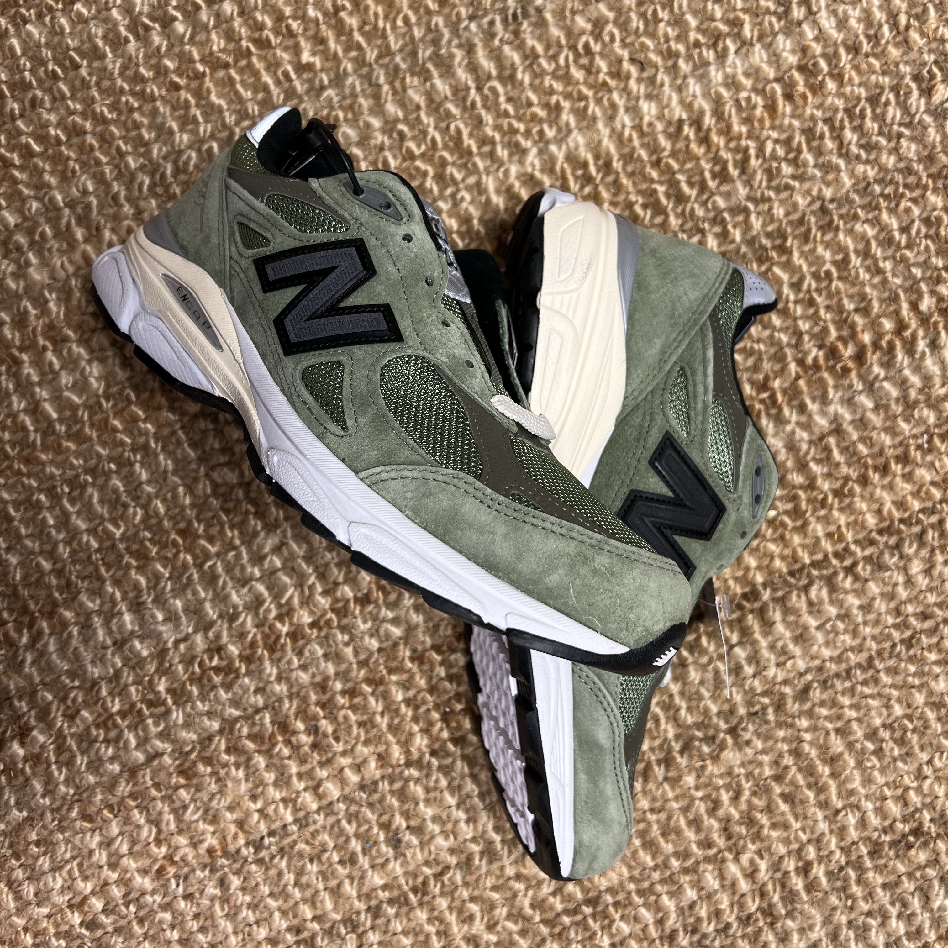 New Balance x JJJJound 990v3 Olive 착용 스타일