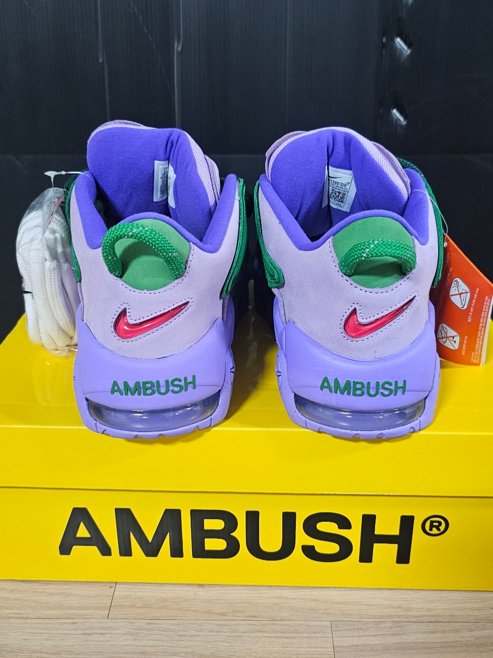 Nike x Ambush Air More Uptempo Low Lilac and Apple Green 착용 스타일 - 4