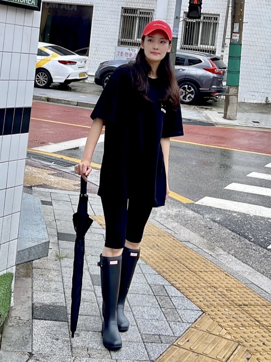 Adidas Yeezy Slide Bone 2022/2023, (W) Hunter Original Tour Foldable Tall Wellington Boots Black 착용 스타일 - 2