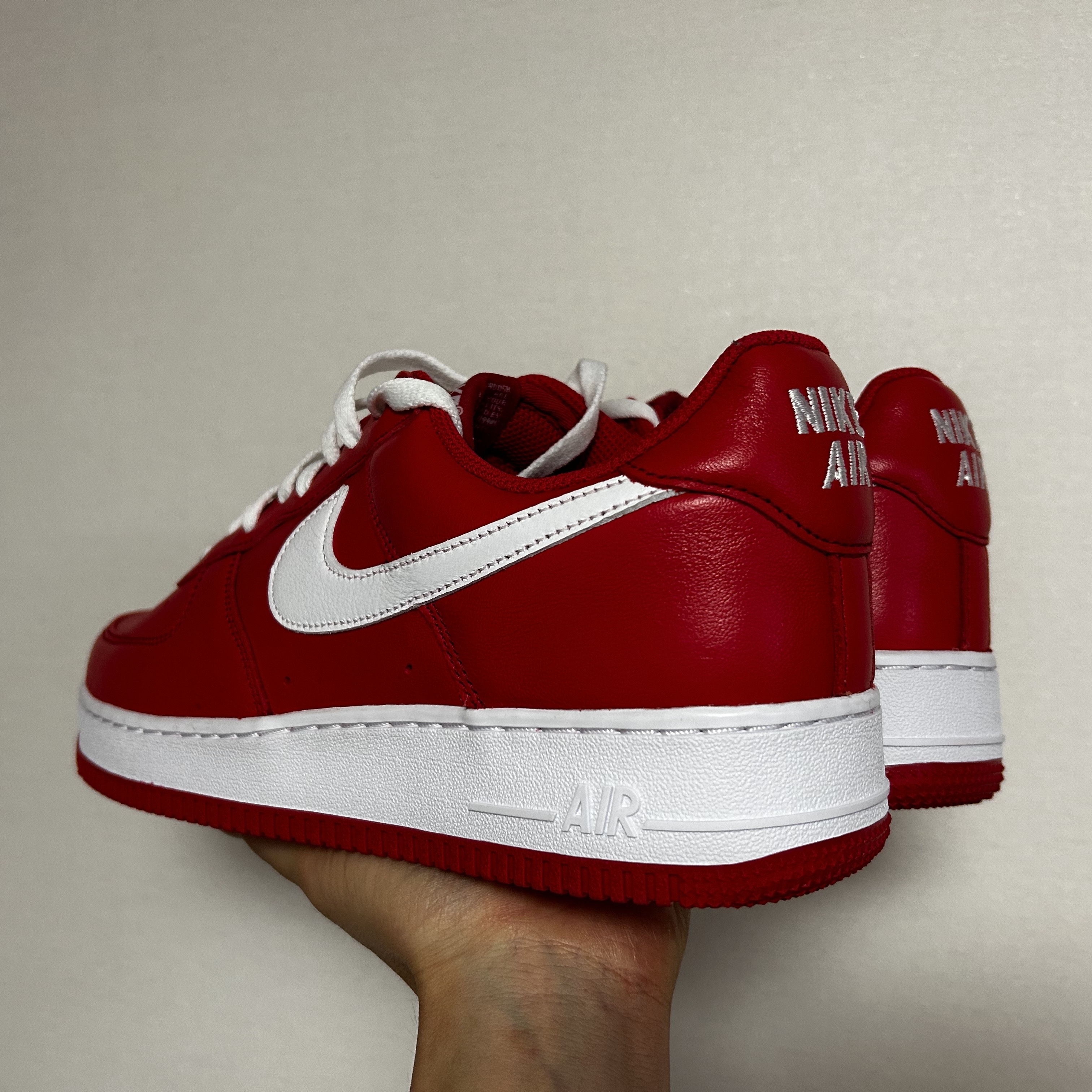 Nike Air Force 1 Low Retro Color of the Month University Red 착용 스타일 - 3