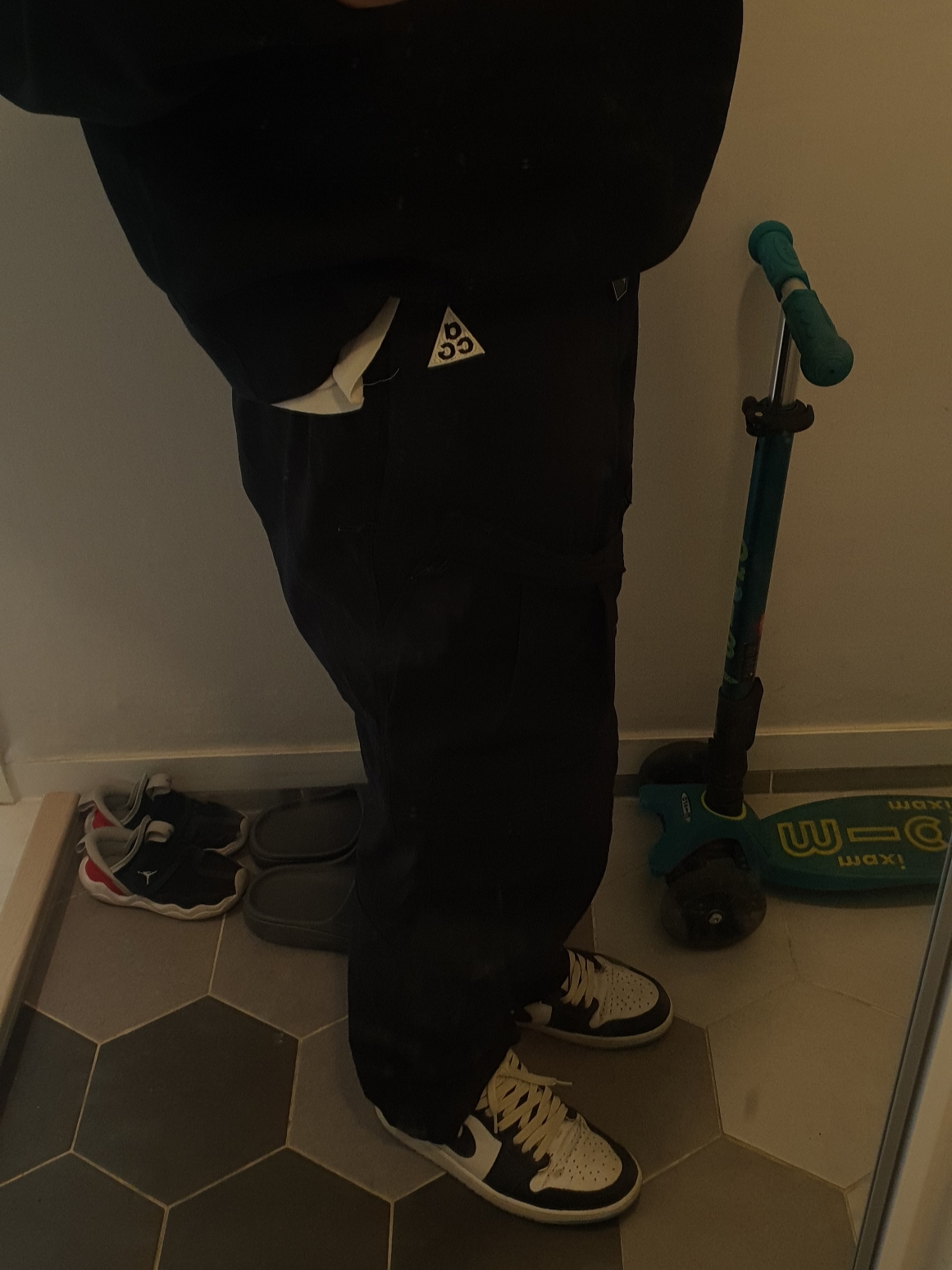 Nike ACG Smith Summit Cargo Pants Black - Asia 착용 스타일 - 2