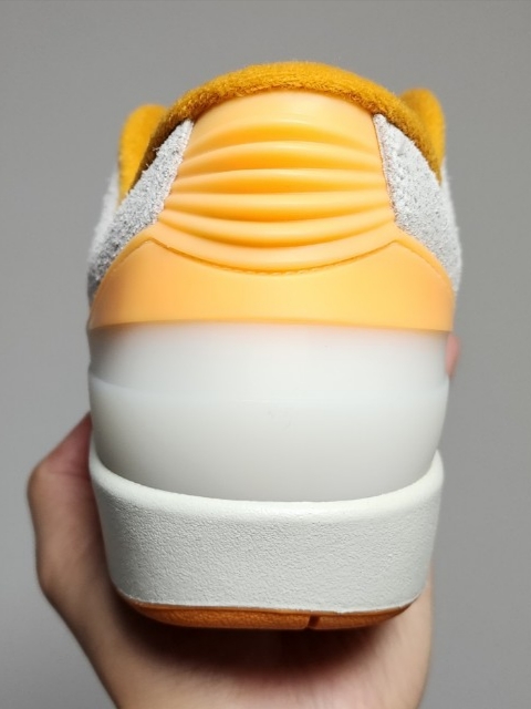 Jordan 2 Retro Low Melon Tint 착용 스타일
