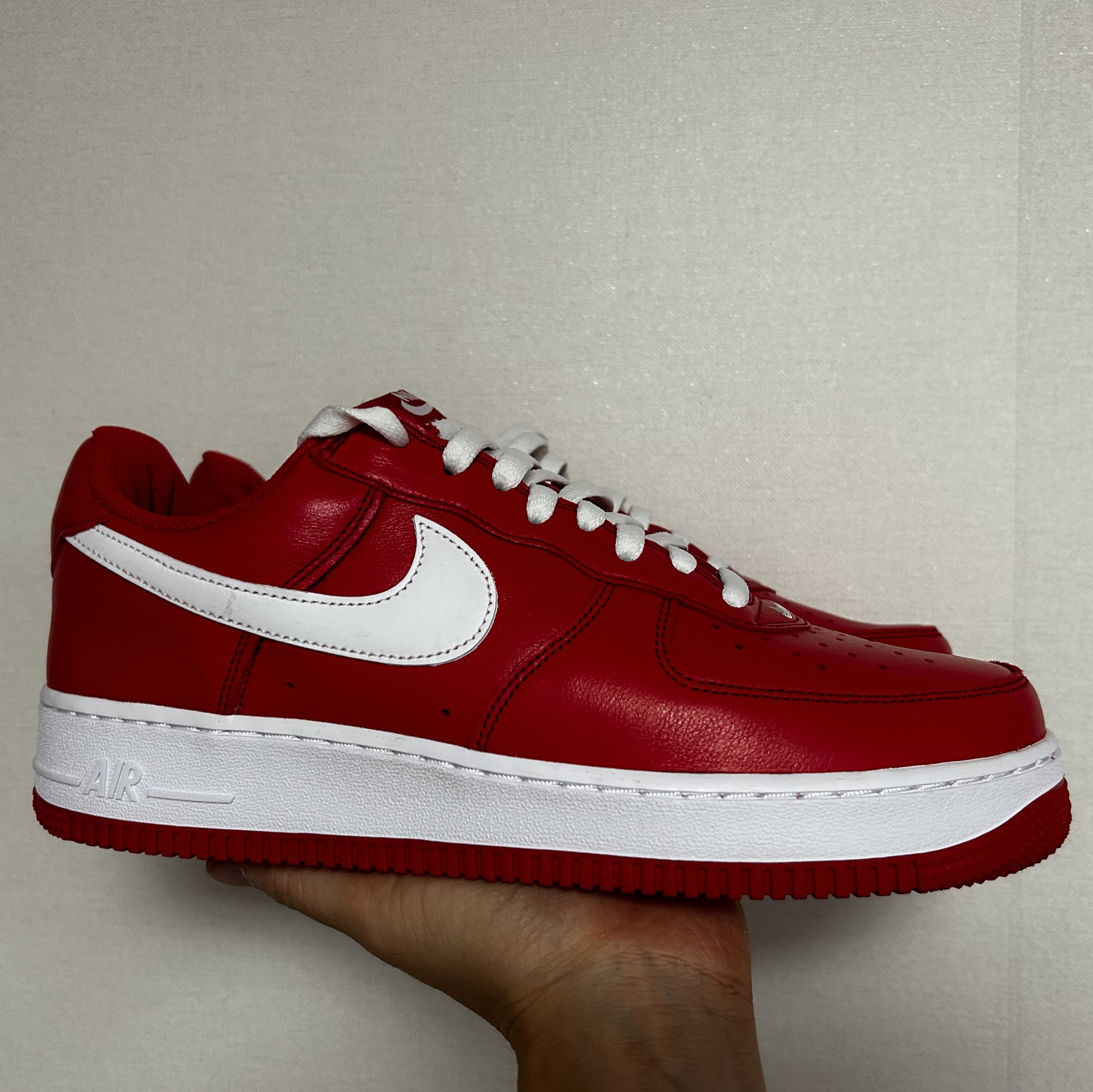 Nike Air Force 1 Low Retro Color of the Month University Red 착용 스타일 - 1