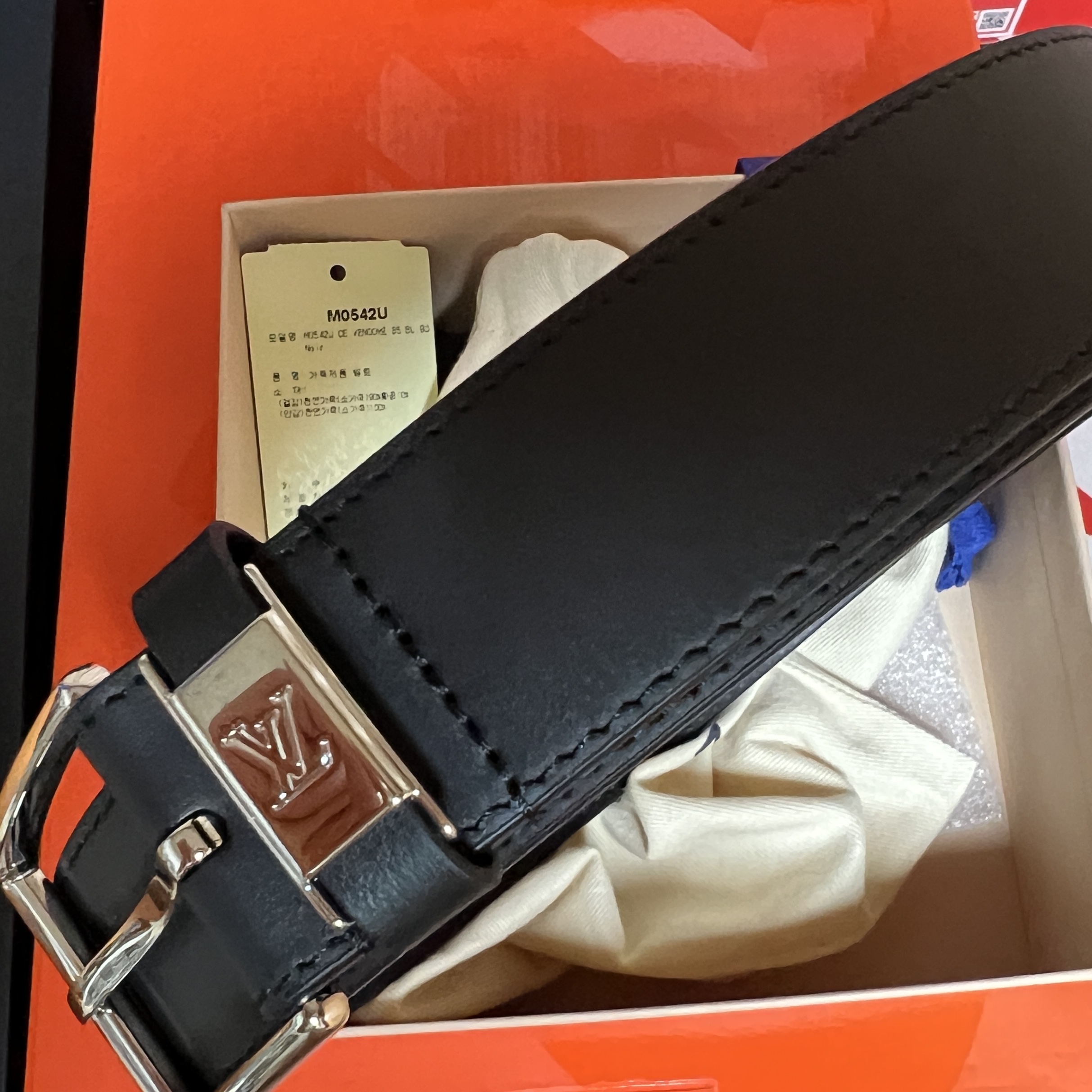 Louis Vuitton Pont Neuf 35mm Taurillon Belt Black 착용 스타일