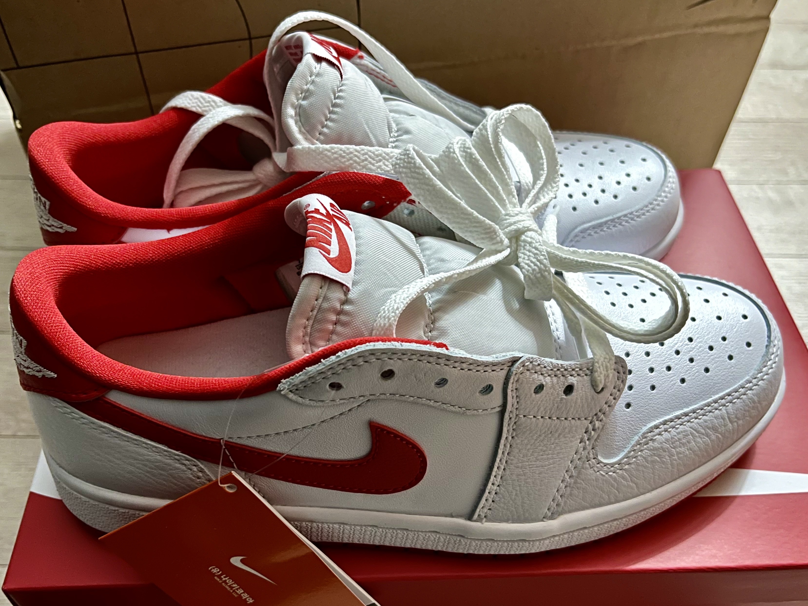Jordan 1 Retro Low OG University Red 착용 스타일 - 1