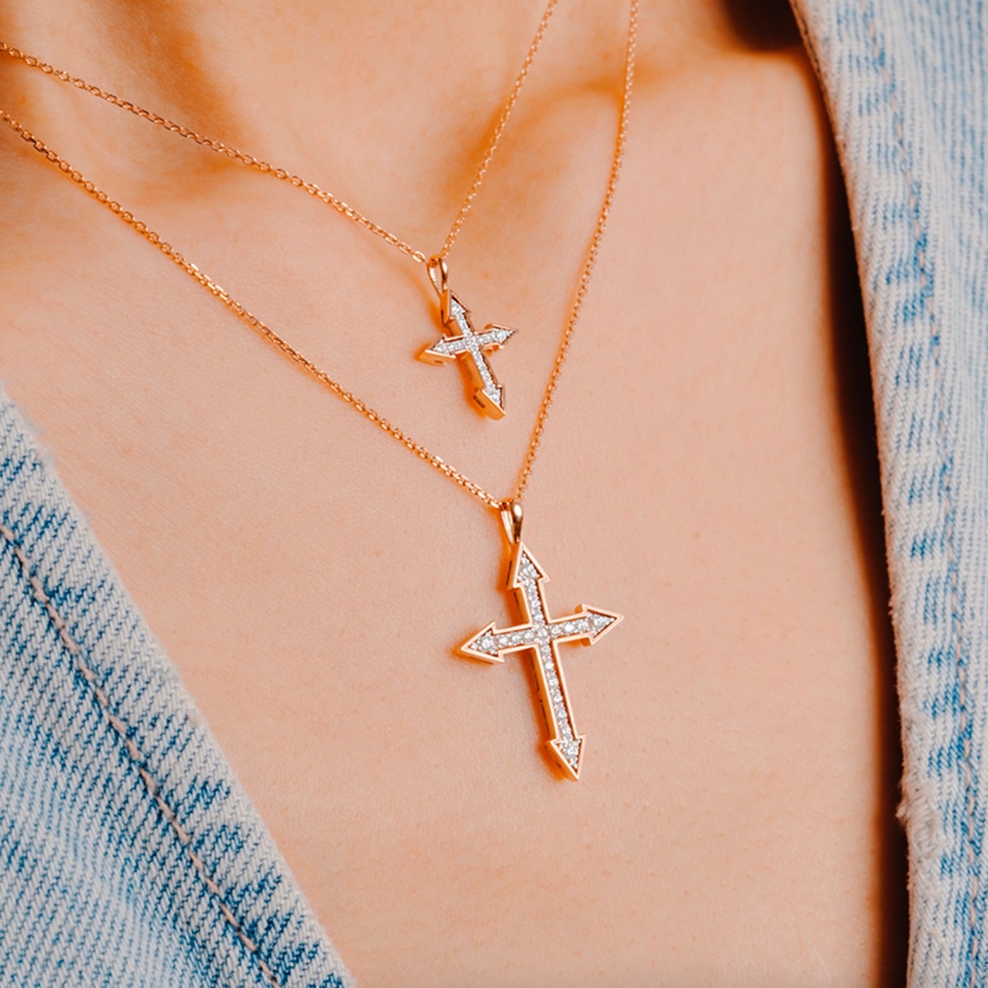 Miko Arrow Cross Combination Diamond S Necklace Pink Gold 착용 스타일