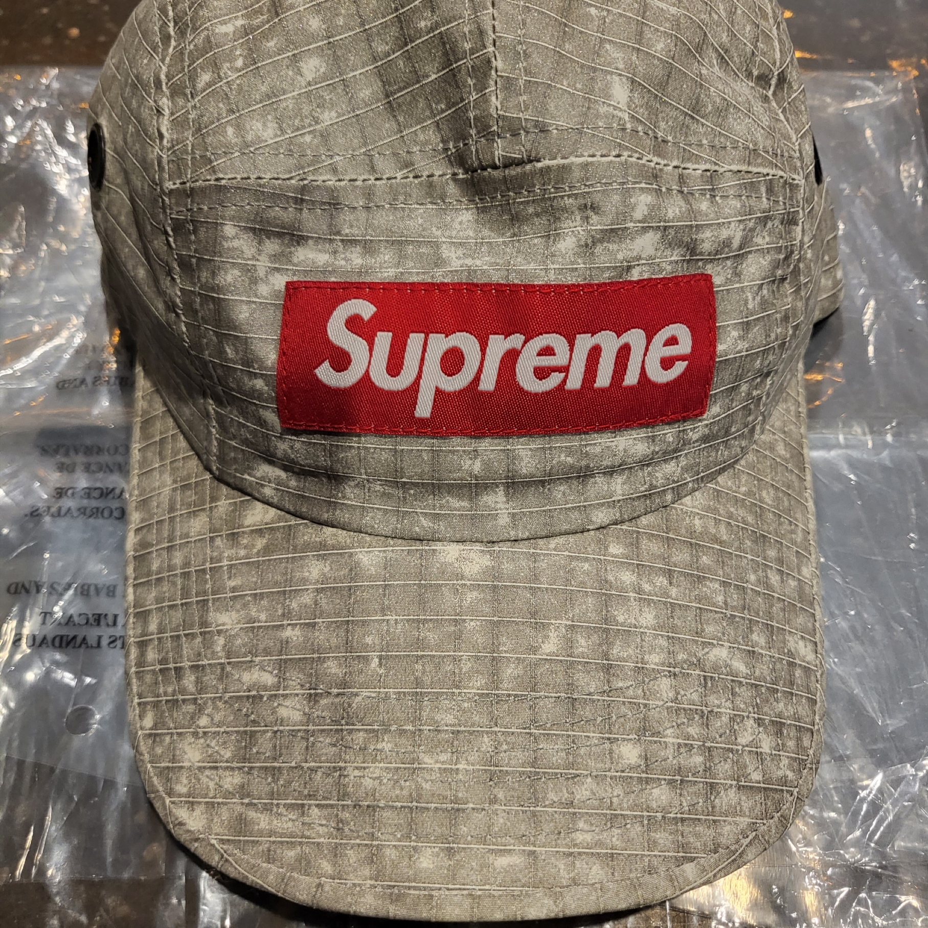 Supreme Distressed Ripstop Camp Cap Stone - 23FW 착용 스타일