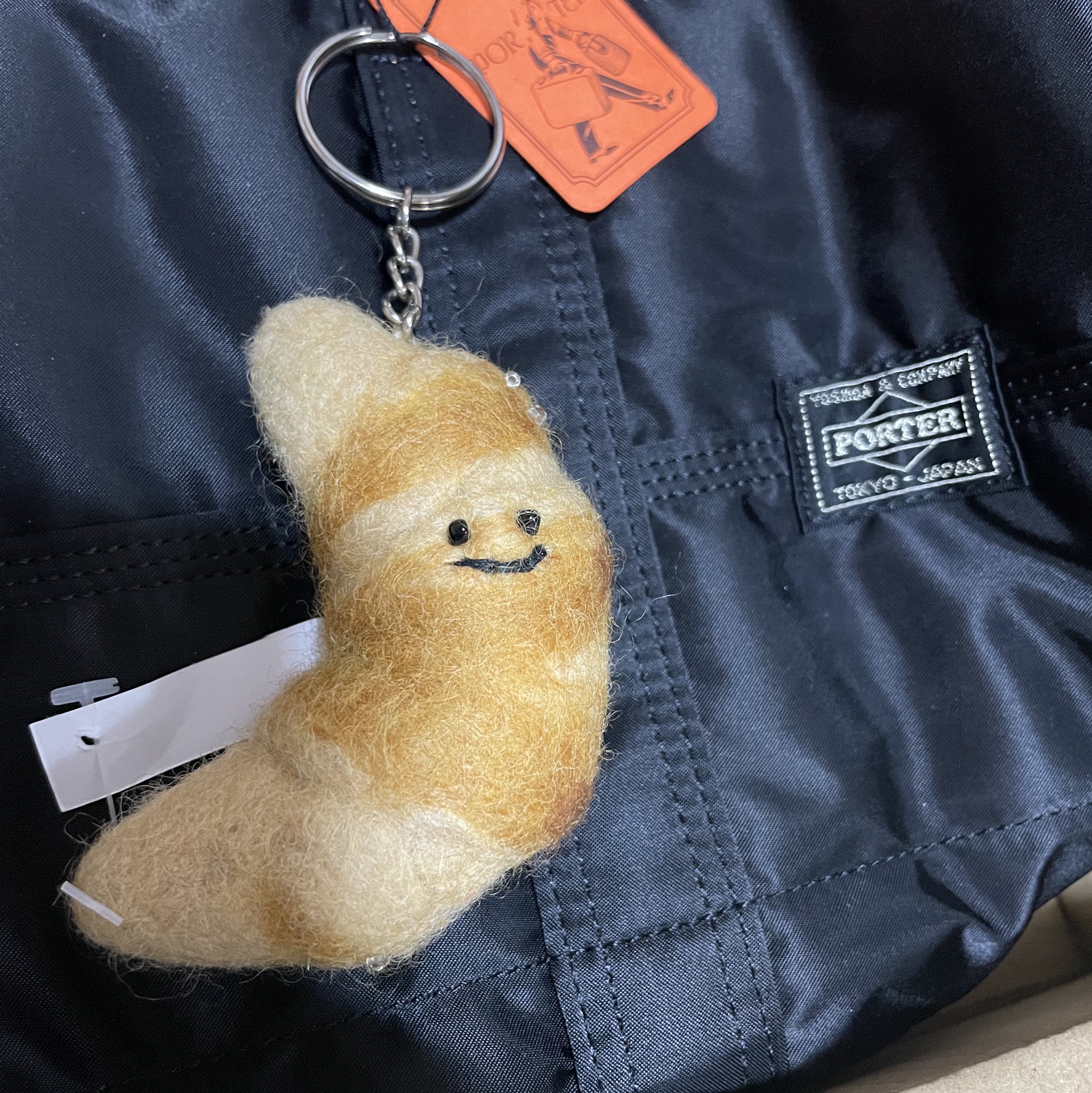 Porter Tanker Duffle Bag L Black 착용 스타일