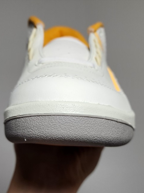 Jordan 2 Retro Low Melon Tint 착용 스타일