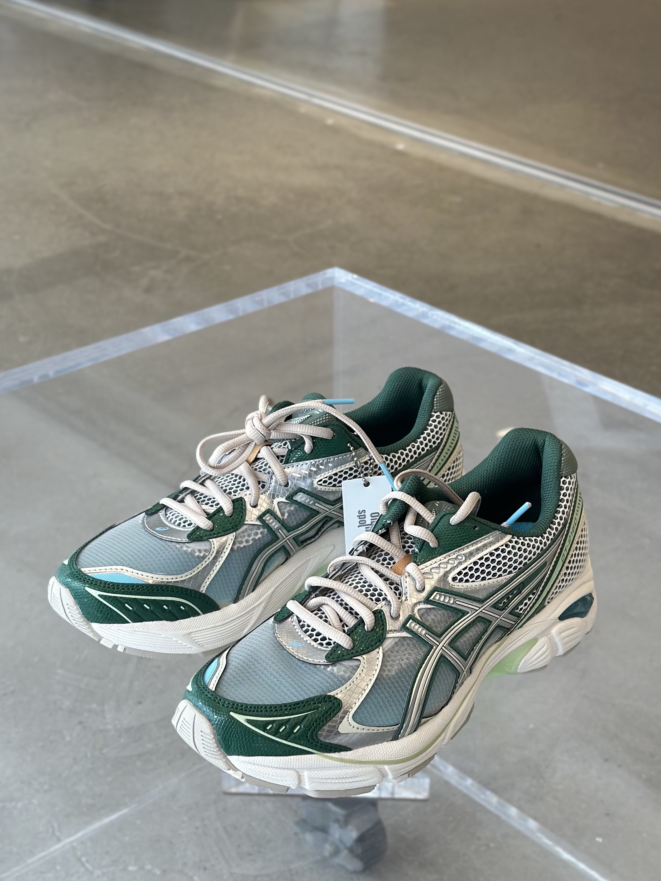 Asics x Above The Clouds GT-2160 Cream Shamrock Green 착용 스타일 - 1