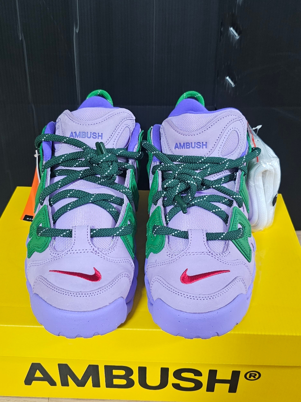 Nike x Ambush Air More Uptempo Low Lilac and Apple Green 착용 스타일 - 1
