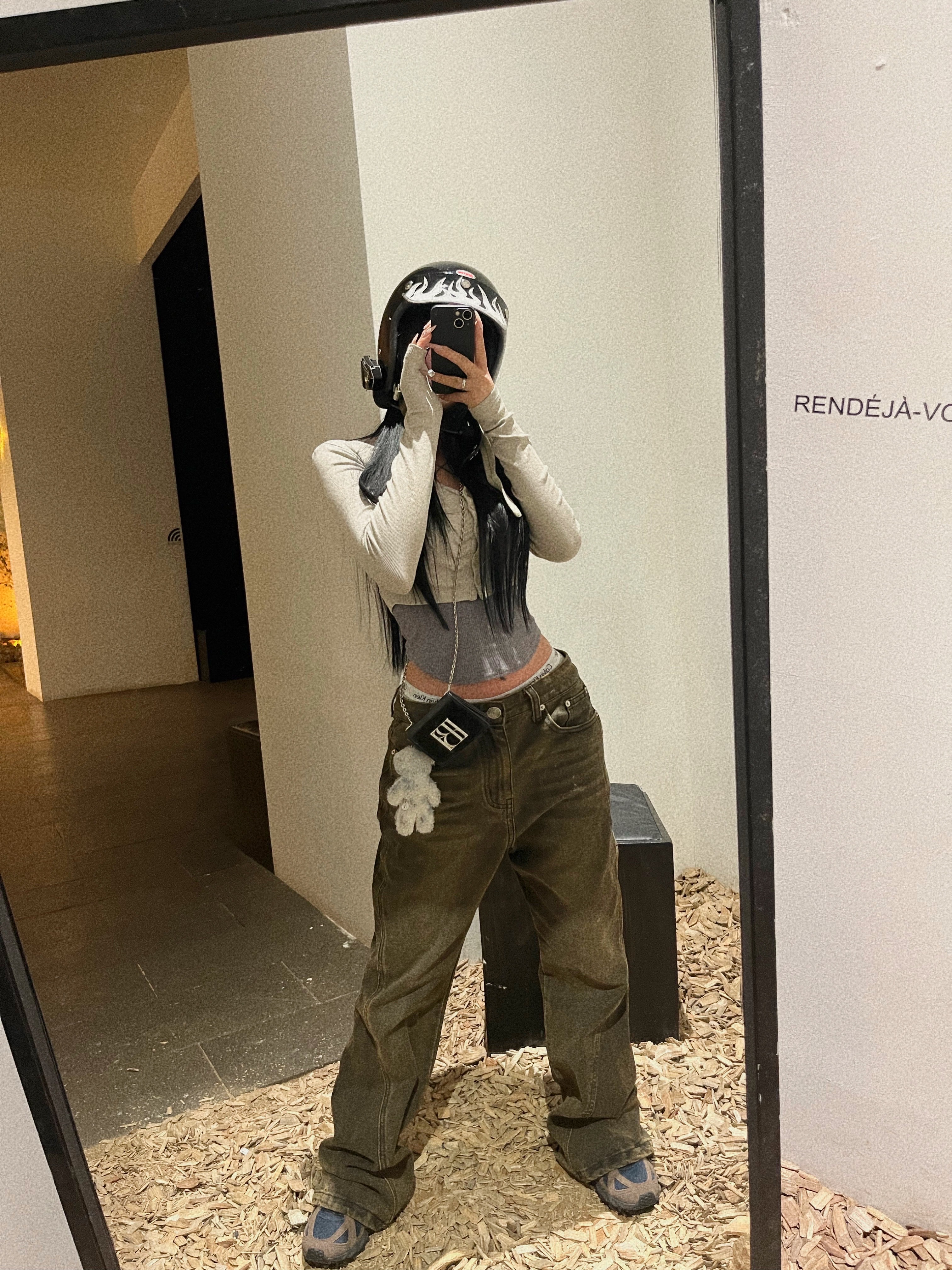 New Balance ML610T Dark Mushroom - D Standard, Millo Women Curved Flare Jeans Washed Brown 착용 스타일 - 1