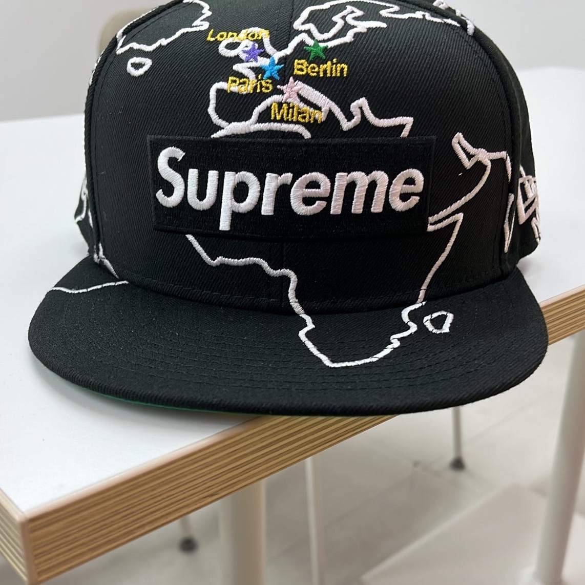 Balenciaga Biker Boot Black, Supreme Worldwide Box Logo New Era Black - 23FW 착용 스타일 - 2