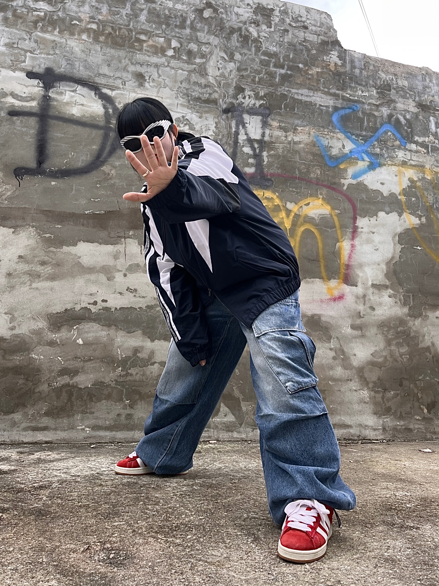 Adidas Campus 00s Better Scarlet Cloud White, Apple AirPods Max Lightning Green (Korean Ver.) 착용 스타일 - 4