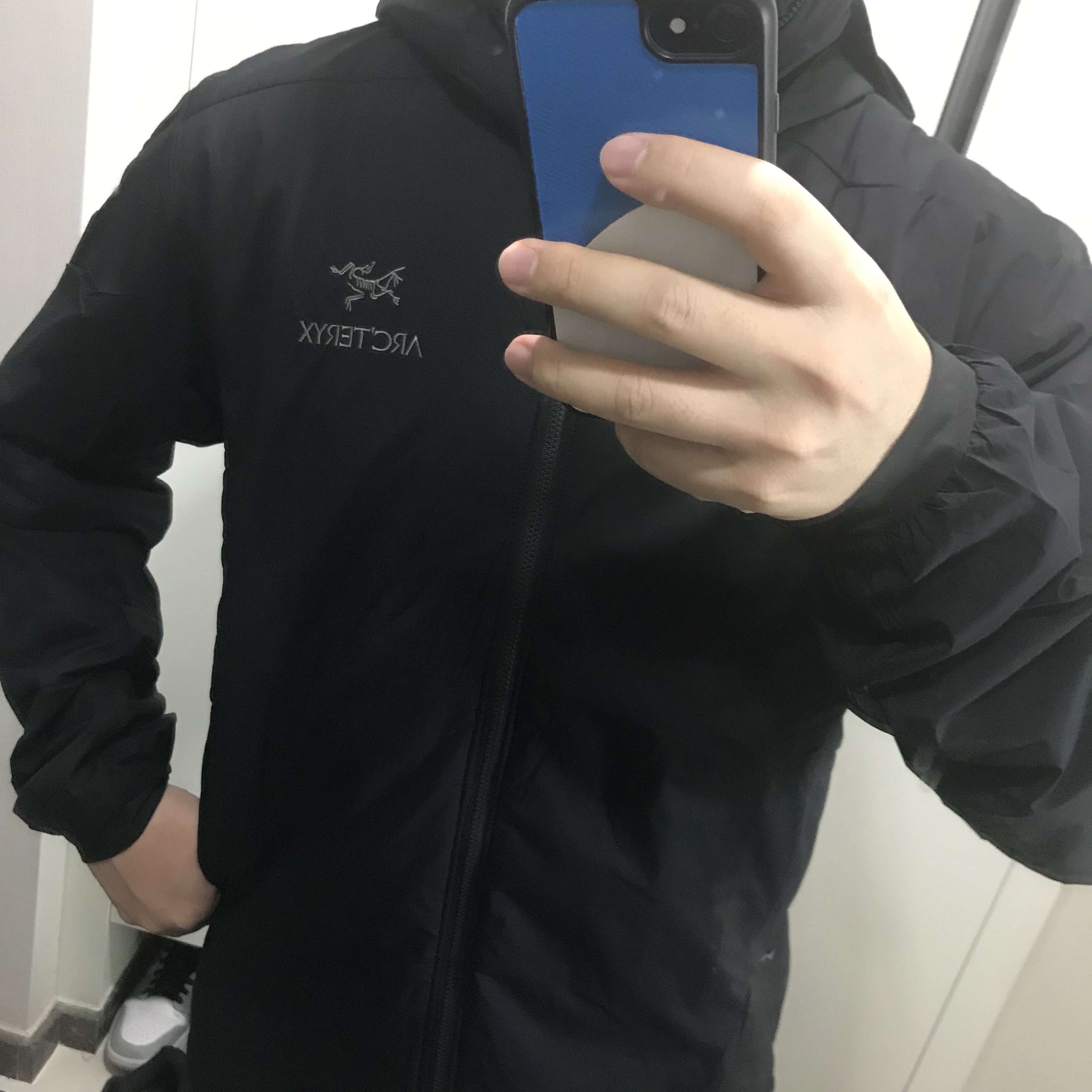 Arc'teryx Atom Hoody Black 착용 스타일