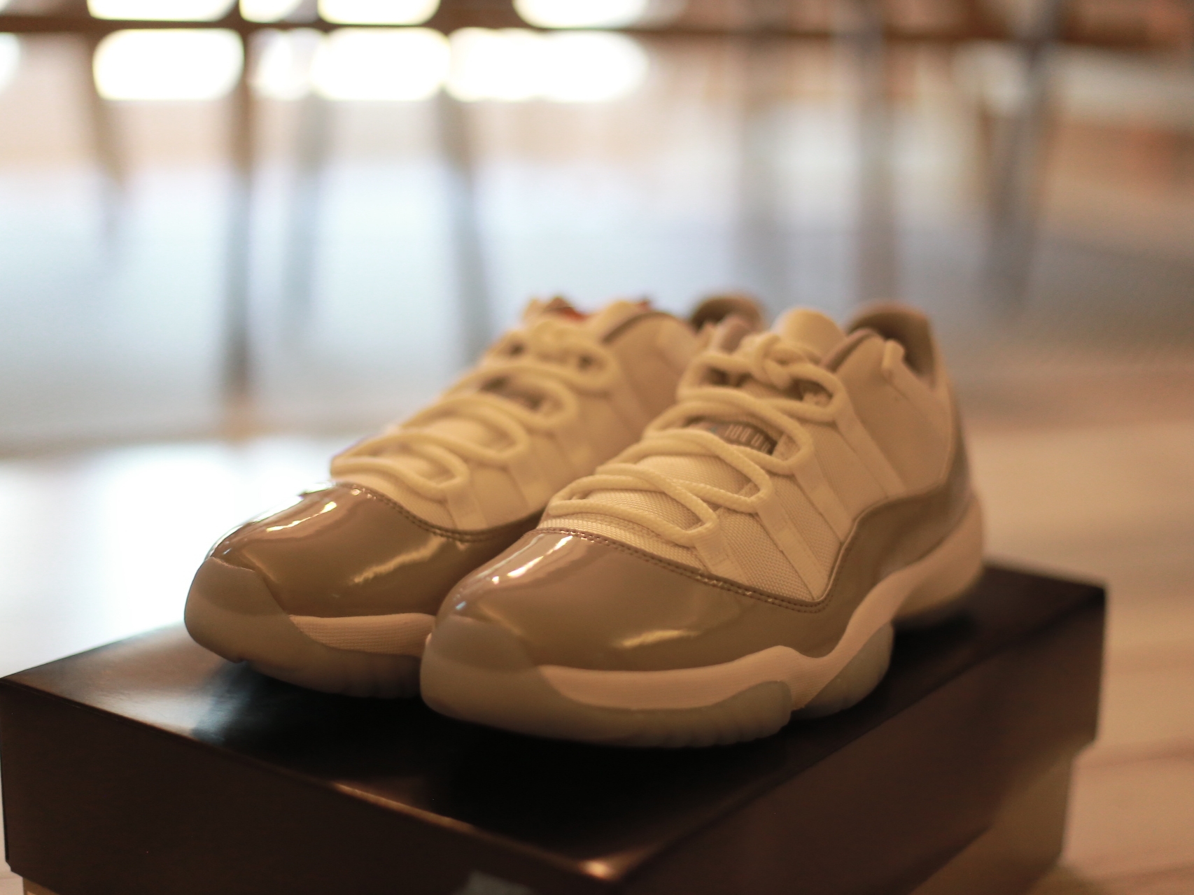 Jordan 11 Retro Low Cement Grey 착용 스타일 - 2