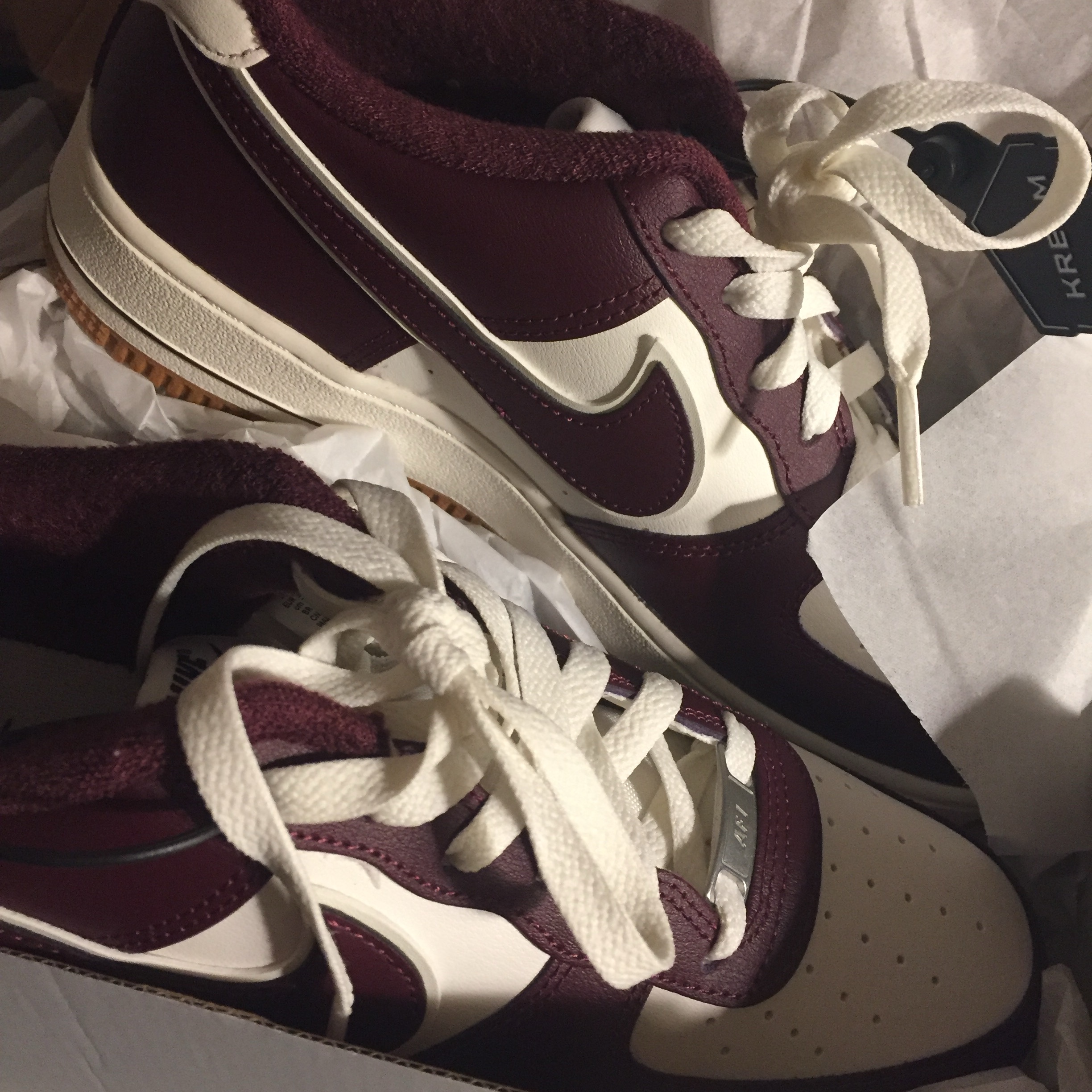 (GS) Nike Air Force 1 LV8 3 Night Maroon 착용 스타일