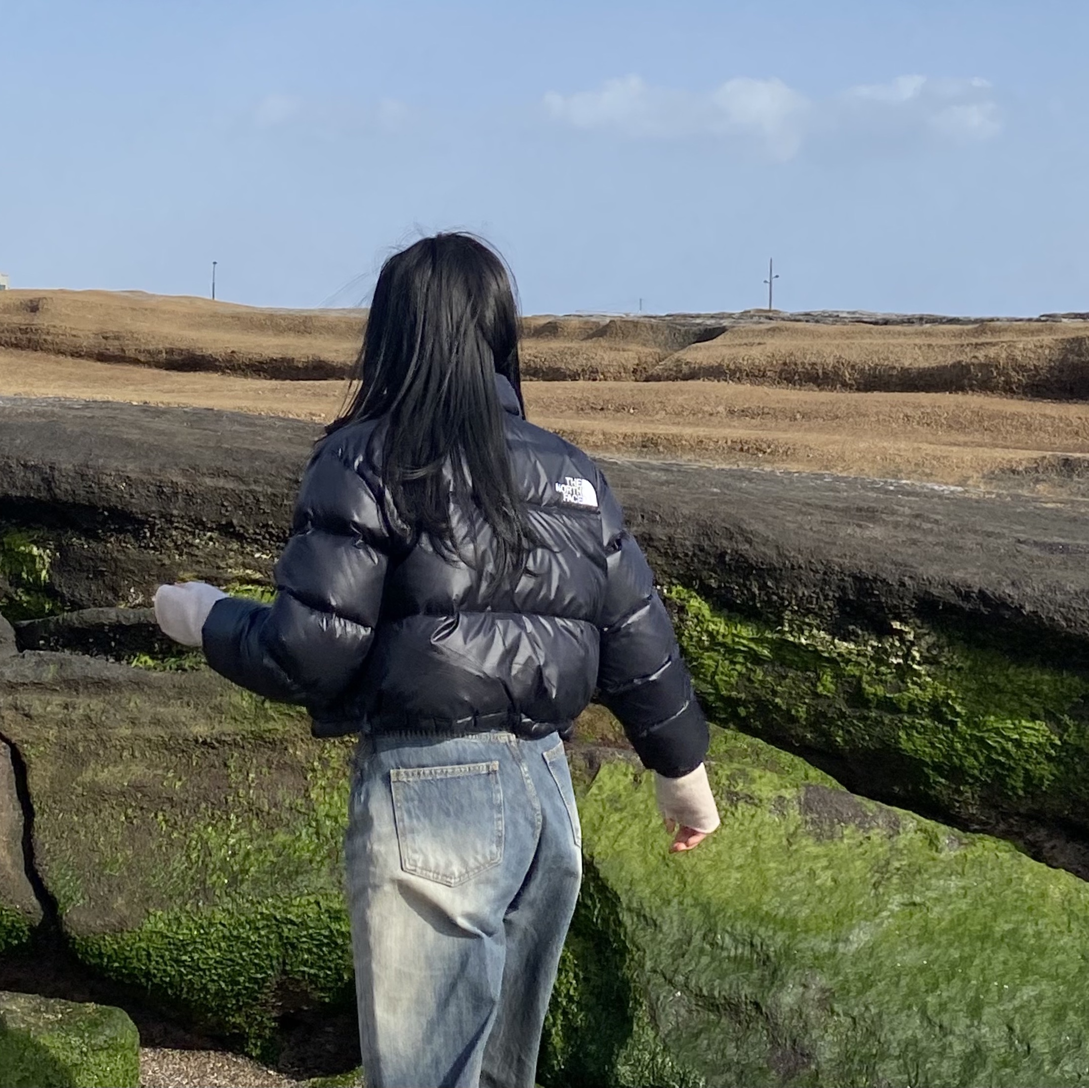 (W) The North Face Nuptse Short Jacket Black 착용 스타일
