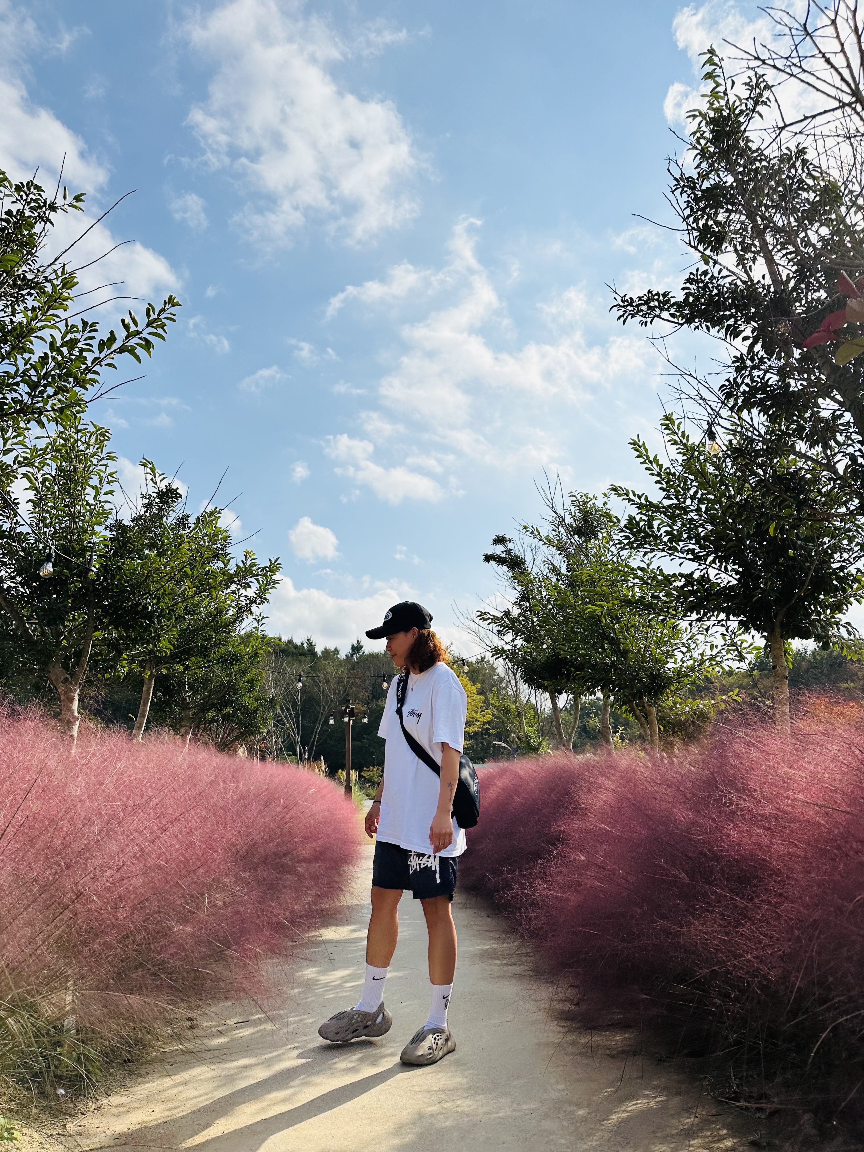 Nike x Stussy Windrunner Jacket Off Noir, Nike x Stussy Water Shorts Off Noir 착용 스타일 - 2