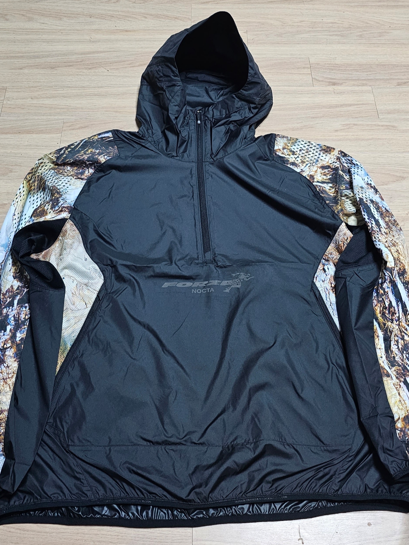 Nike x Drake Nocta NRG Running Jacket Black Baroque Brown (FJ3009-010) 착용 스타일 - 1
