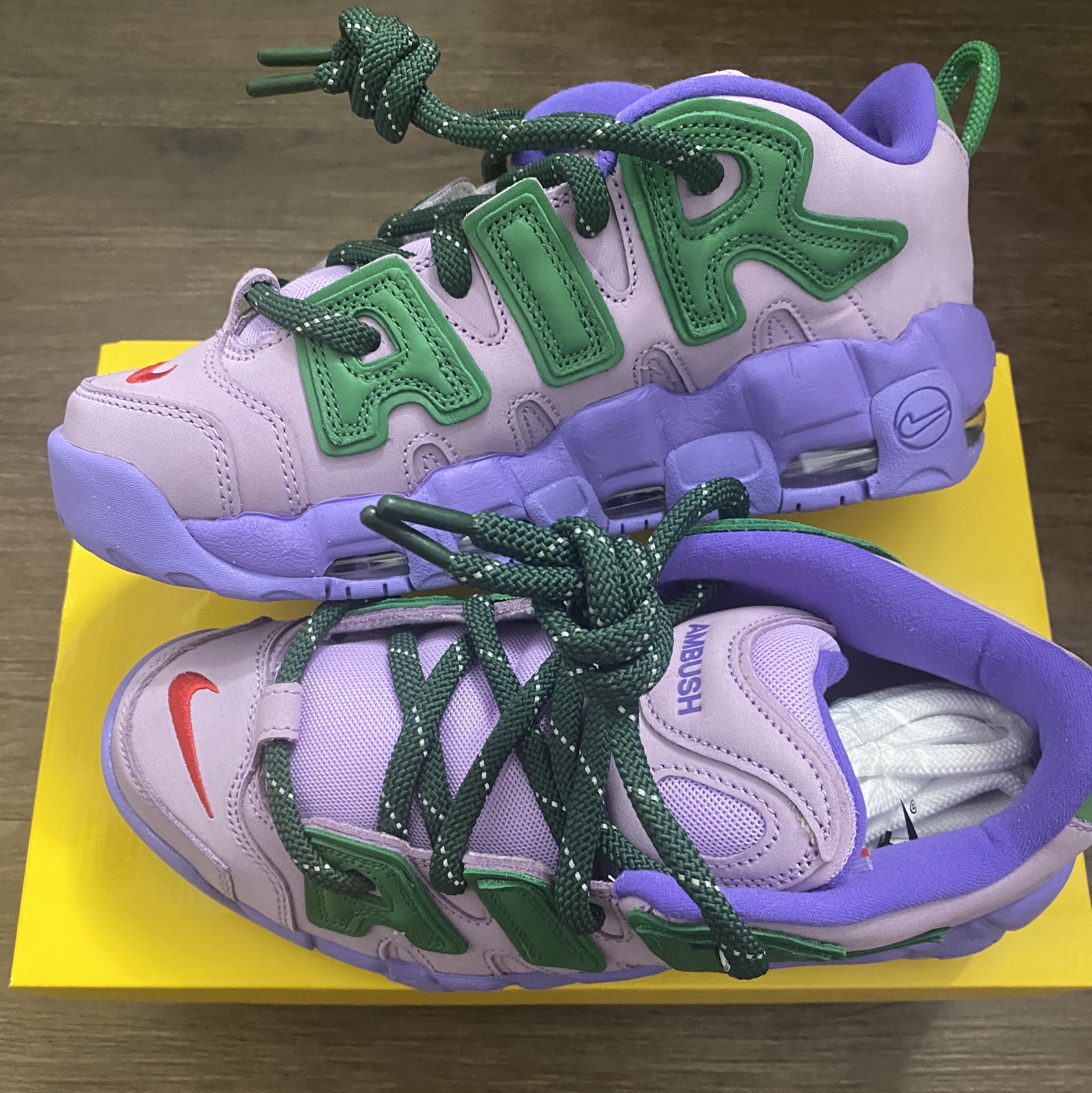 Nike x Ambush Air More Uptempo Low Lilac and Apple Green 착용 스타일