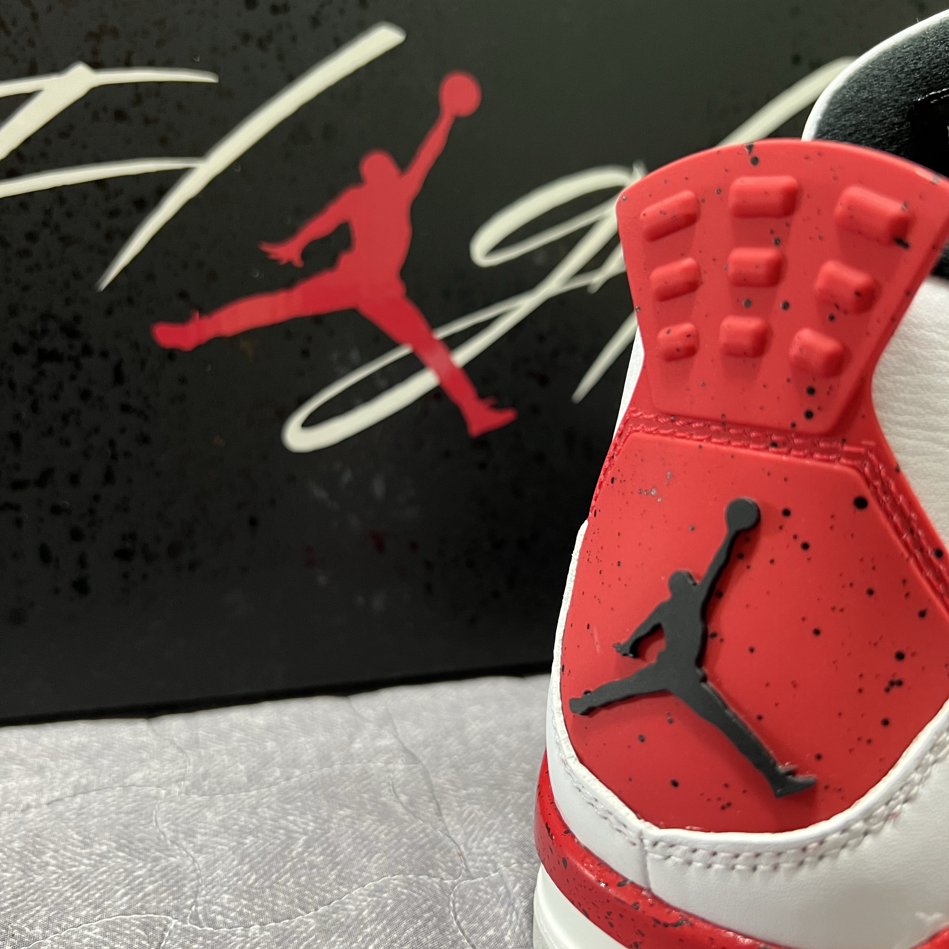 Jordan 4 Retro Red Cement 착용 스타일