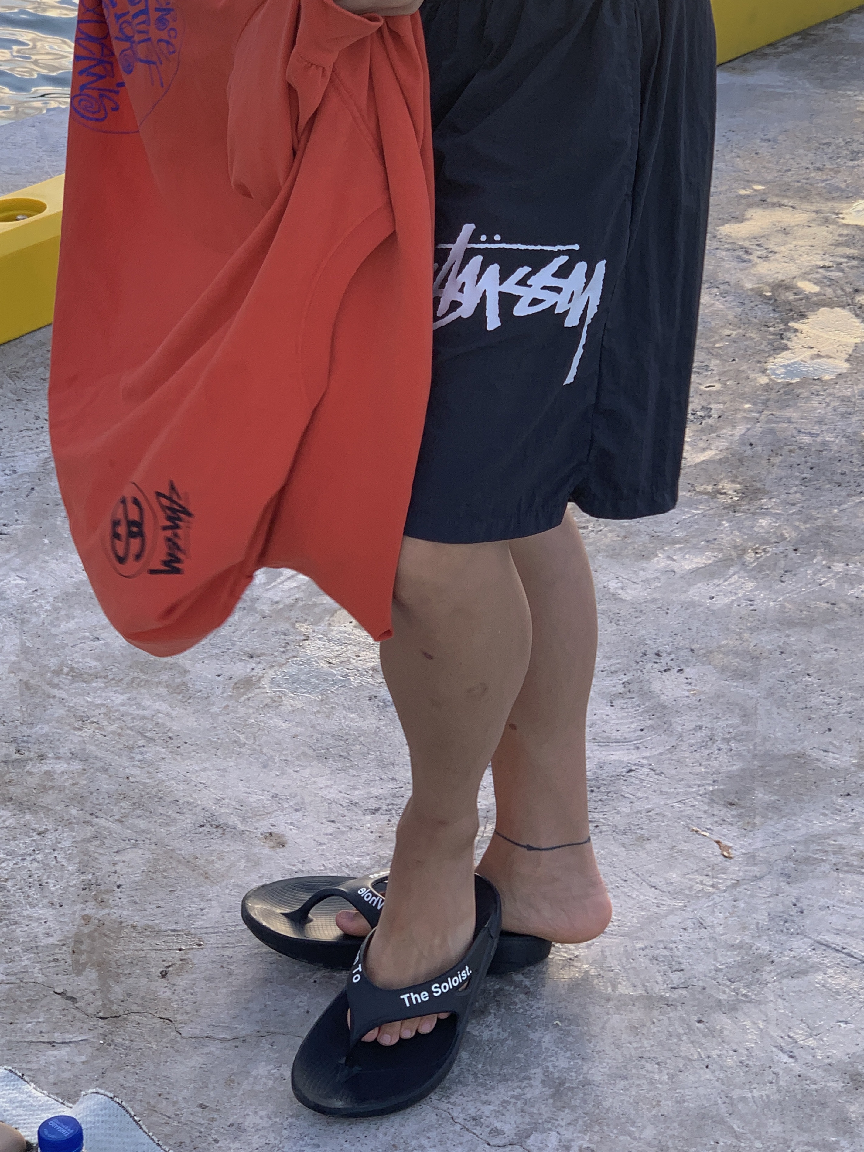 Nike x Stussy Water Shorts Off Noir, Stussy Test Strike Pigment Dyed LS T-Shirt Tomato 착용 스타일 - 3