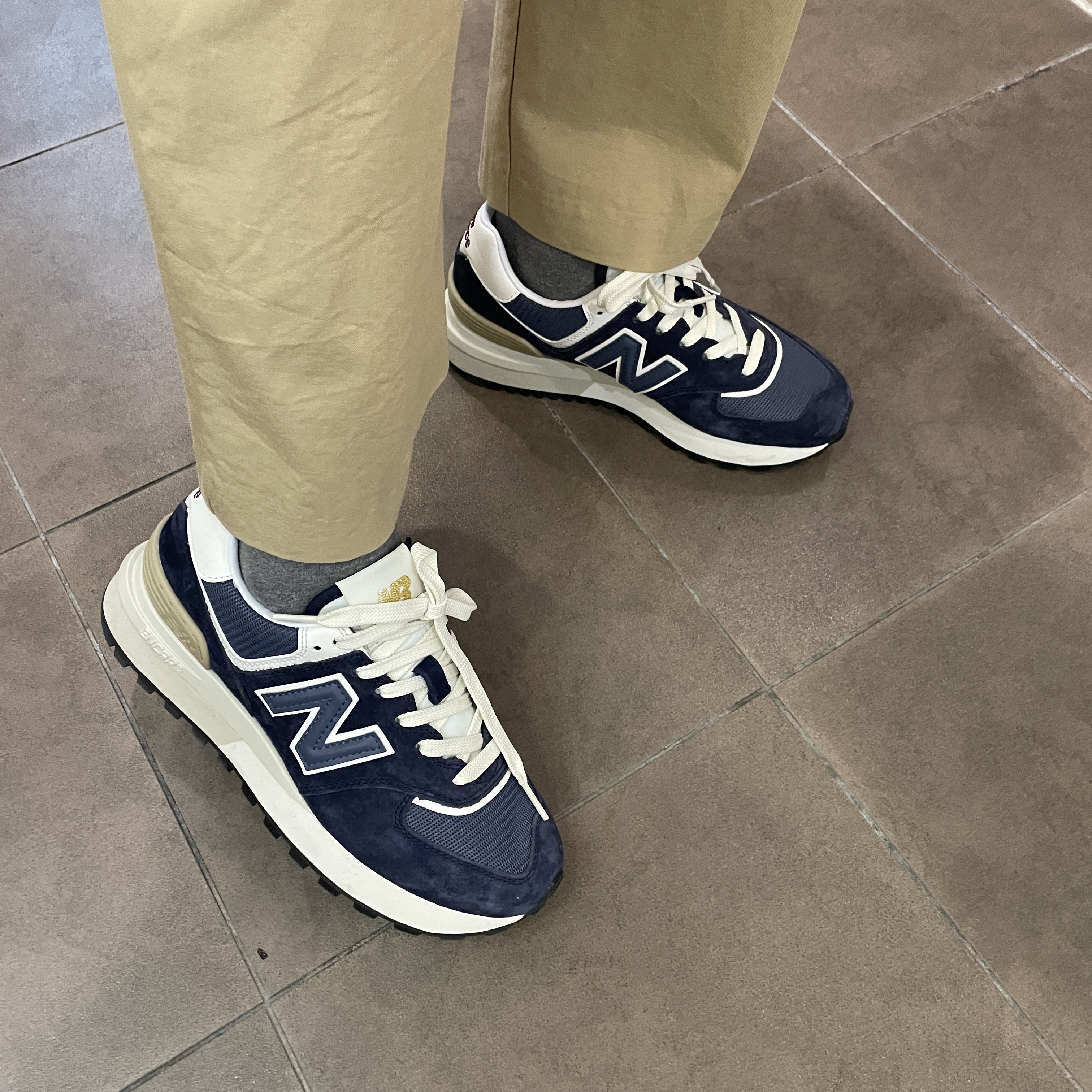 New Balance 574 Legacy Navy 착용 스타일