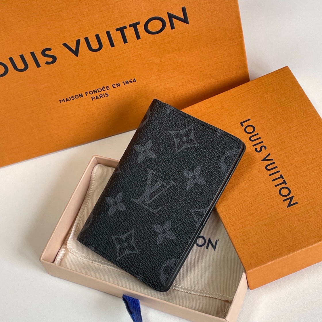 Louis Vuitton LV pocket organizer leather green ref.615471 - Joli