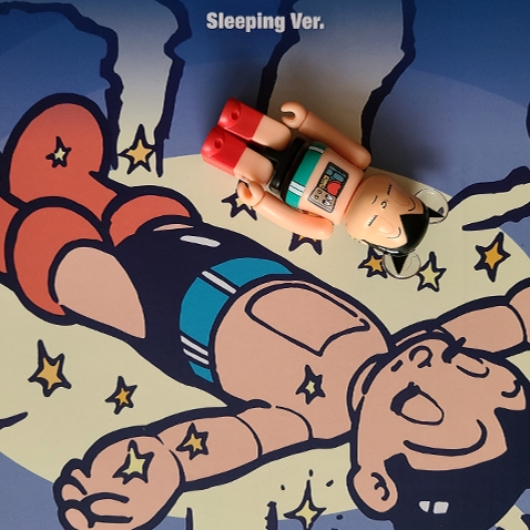 Bearbrick Astroy Boy Sleeping Ver. 100% & 400% Set 착용 스타일 - 1