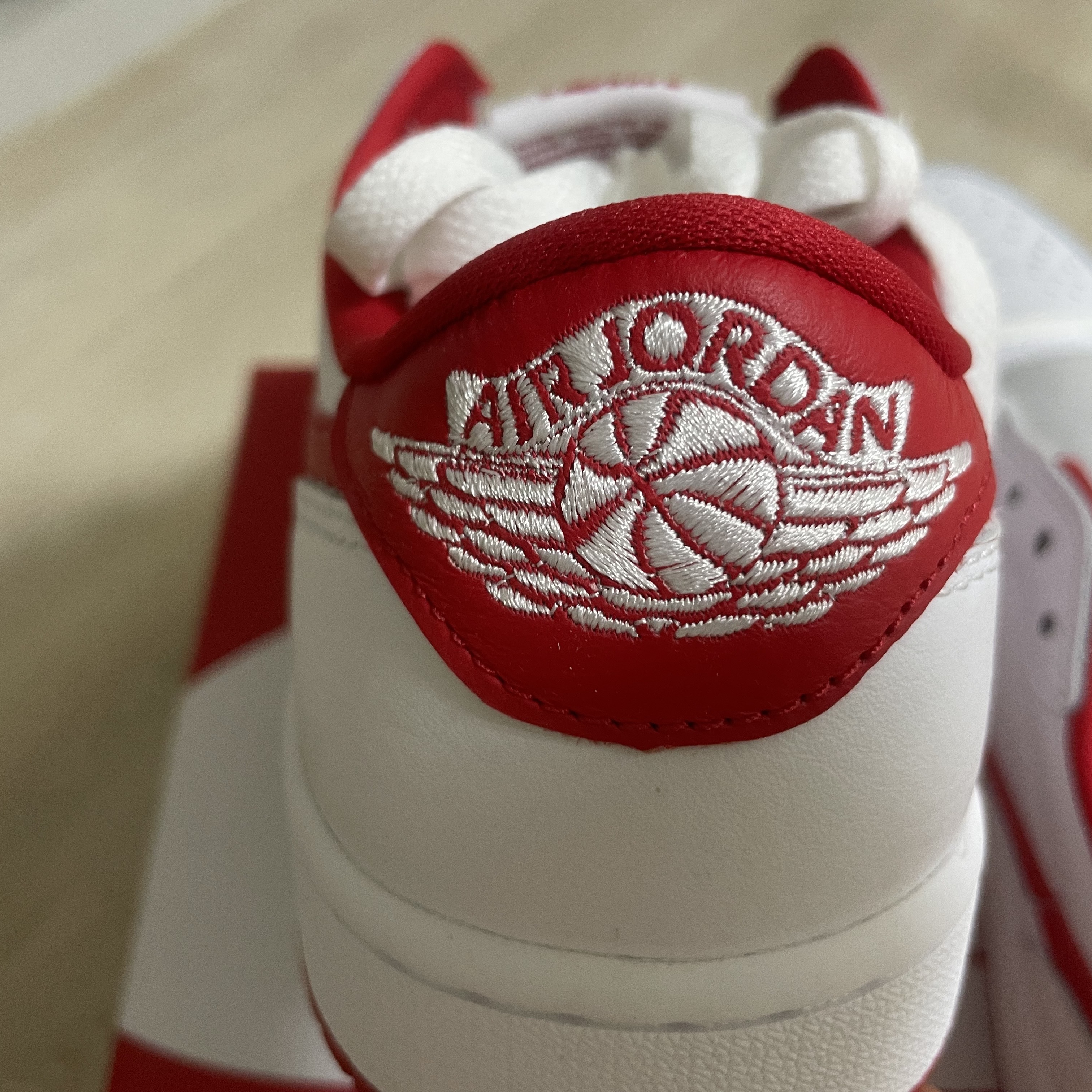 Jordan 1 Retro Low OG University Red 착용 스타일 - 2