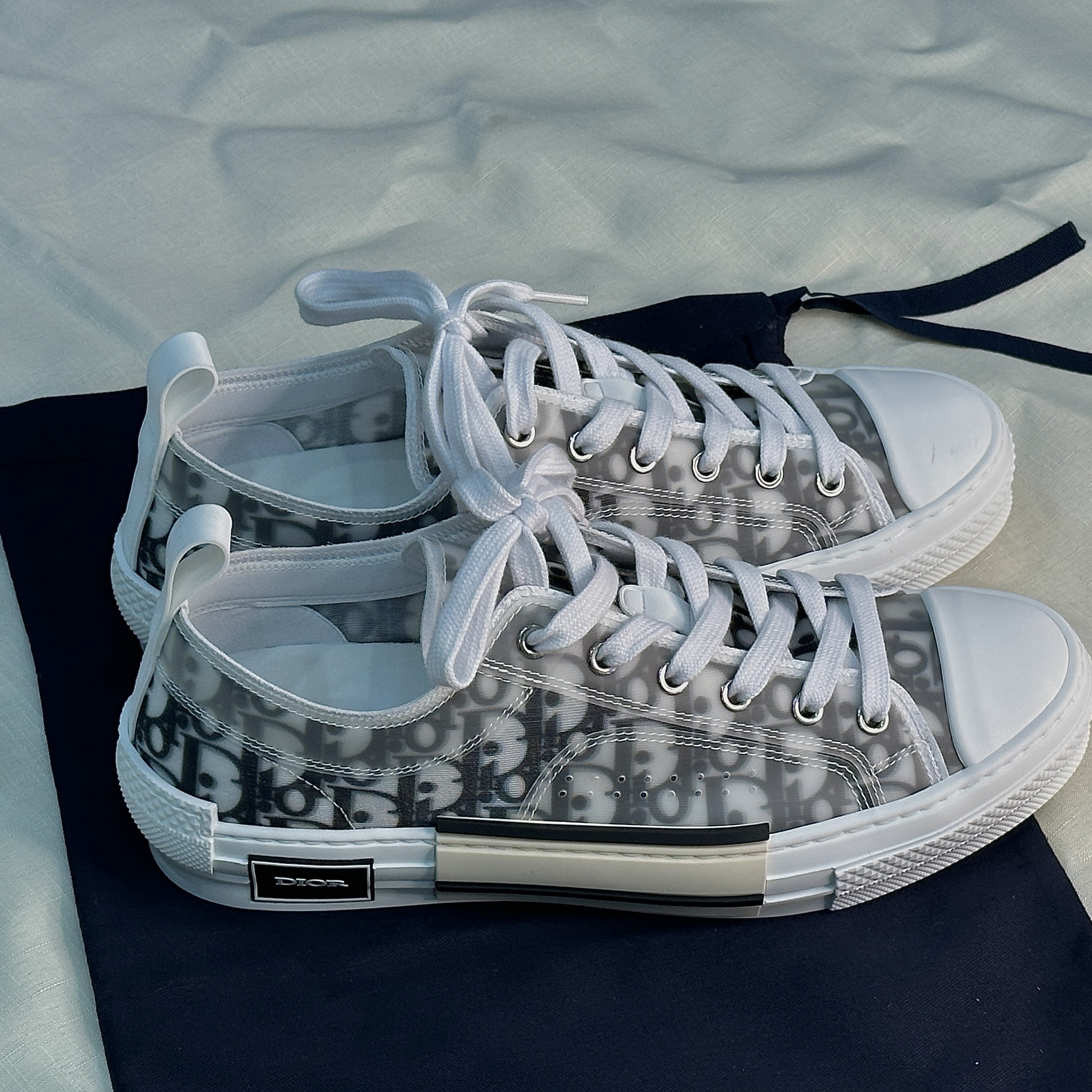 Dior B23 Low Dior Oblique White & Black 착용 스타일 - 3
