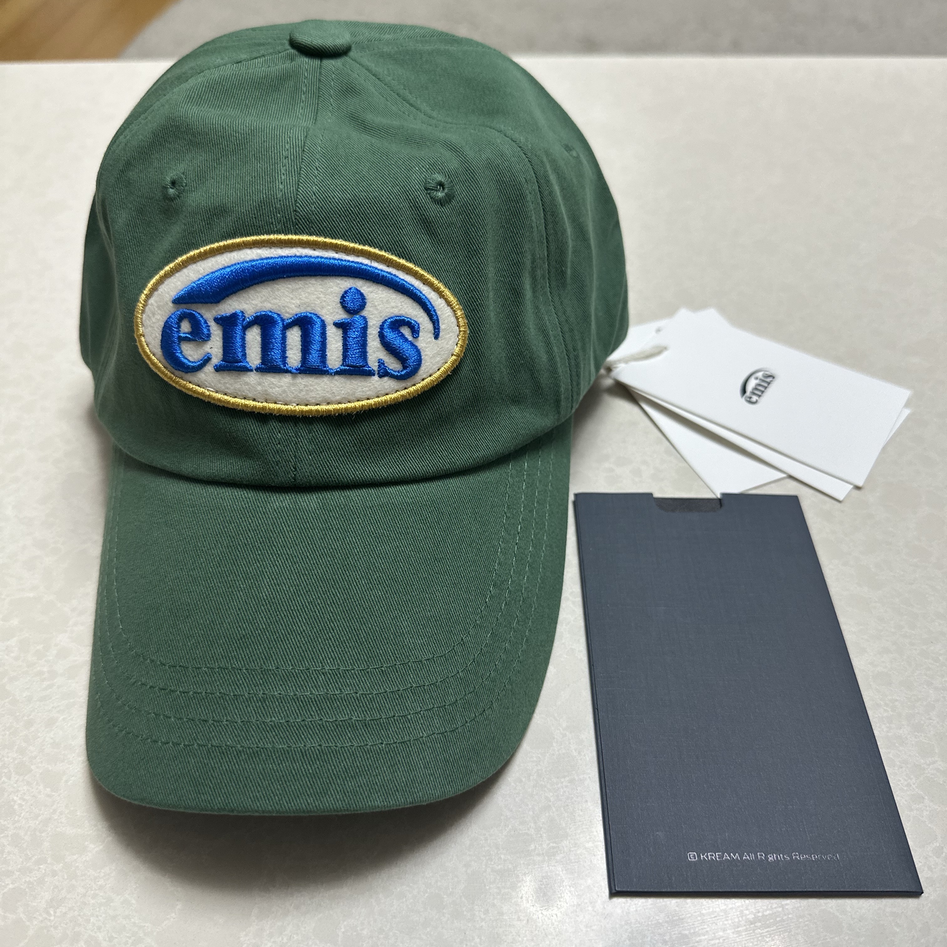 Emis Wappen Ball Cap Green 착용 스타일
