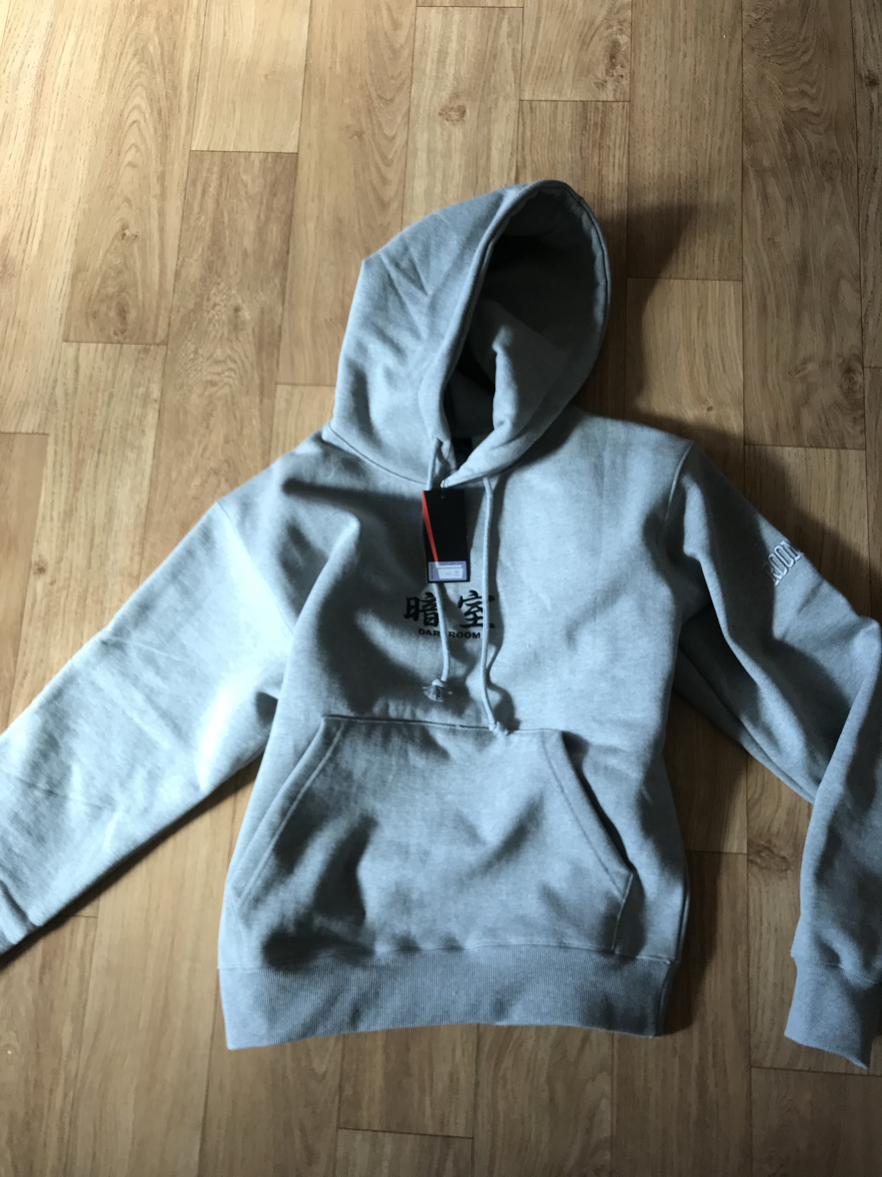 Darkr8m Studio Basic Logo Heavyweight Hoodie Gray 착용 스타일