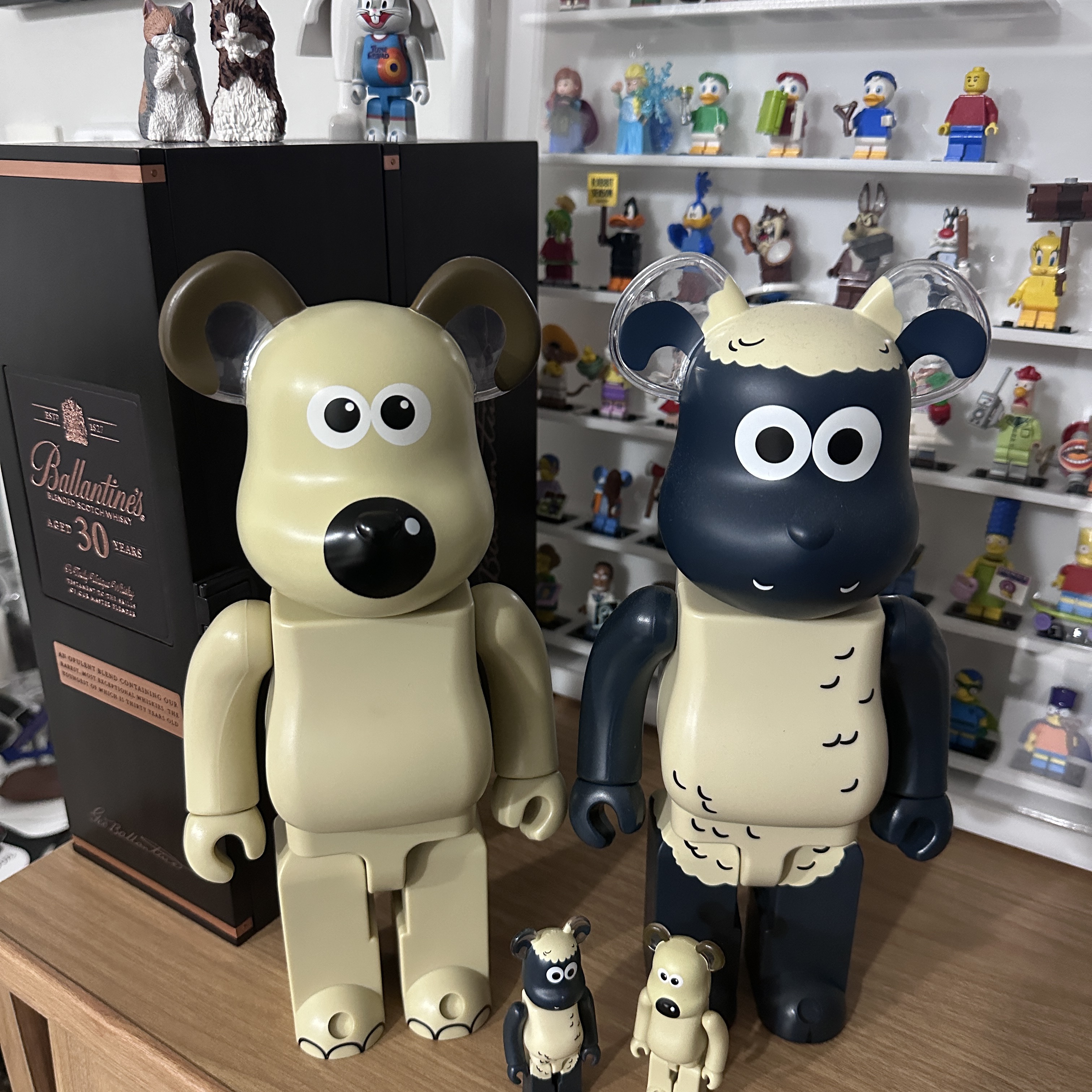 Bearbrick Wallace & Gromit Gromit 100% & 400% Set, Bearbrick Shaun The Sheep 100% & 400% Set 착용 스타일 - 1