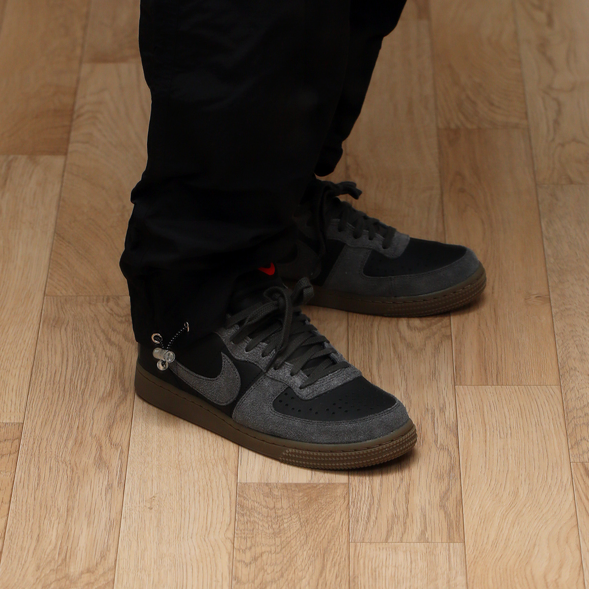 Nike Terminator Low Black Medium Ash 착용 스타일 - 3