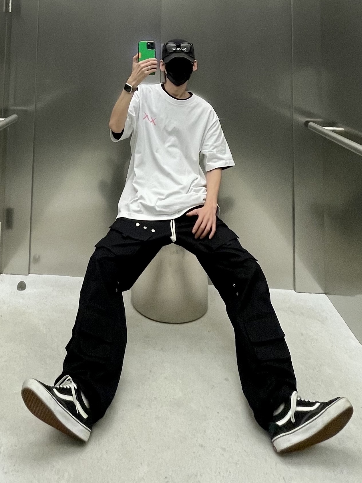 Vans Old Skool 36 DX Anaheim Factory Black White, Uniqlo UT x Kaws Short Sleeve Graphic T-Shirt White 착용 스타일 - 10