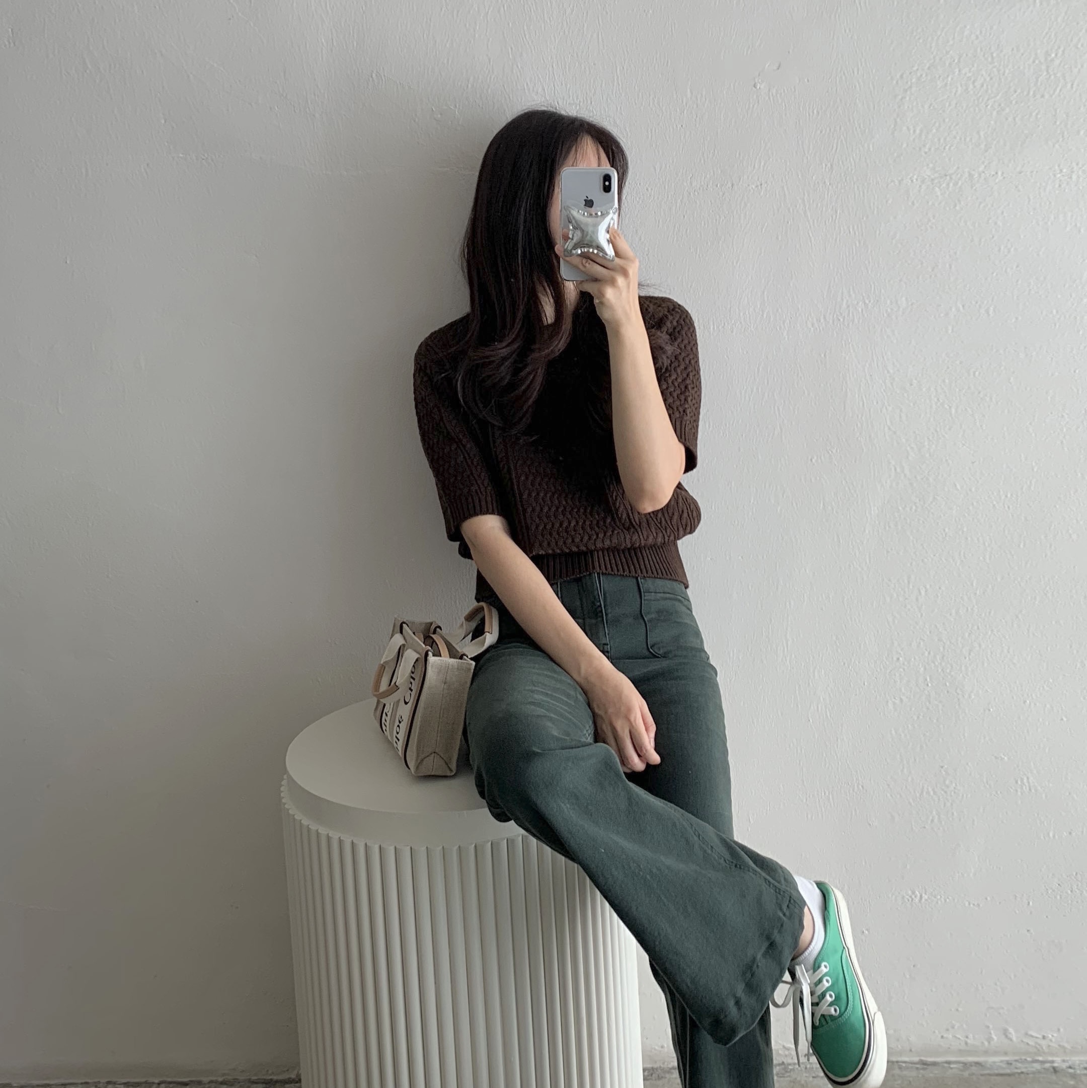 Chloe Woody Mini Tote Bag White Beige, Vans Authentic 44 DX Anaheim Factory Emerald Green 착용 스타일 - 2