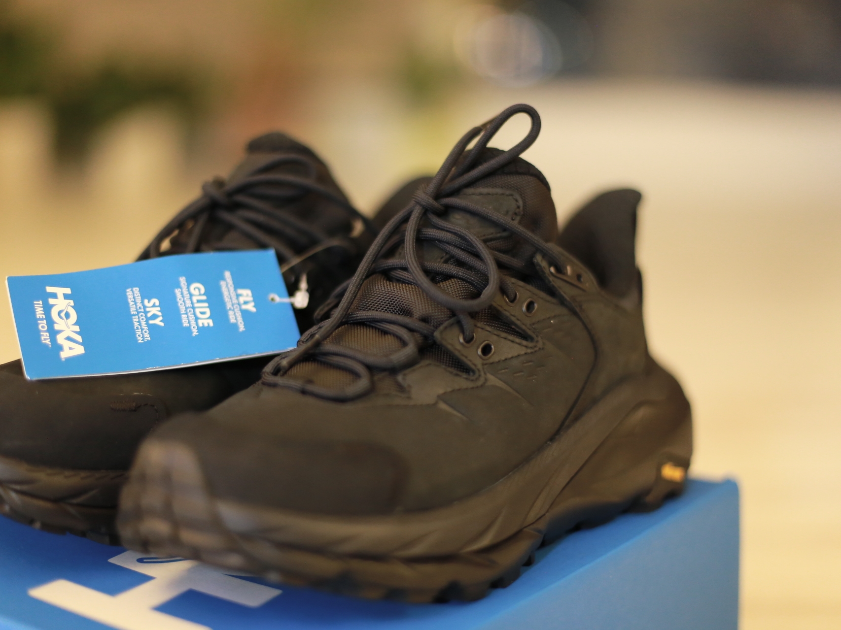 (W) Hoka Kaha 2 Low Gore-Tex Black 착용 스타일 - 2