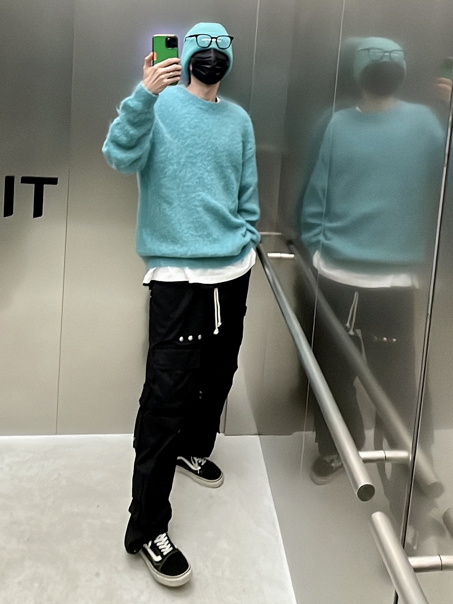 Vans Old Skool 36 DX Anaheim Factory Black White, Auralee Brushed Super Kid Mohair Knit Pull Over Blue - 22AW 착용 스타일 - 4