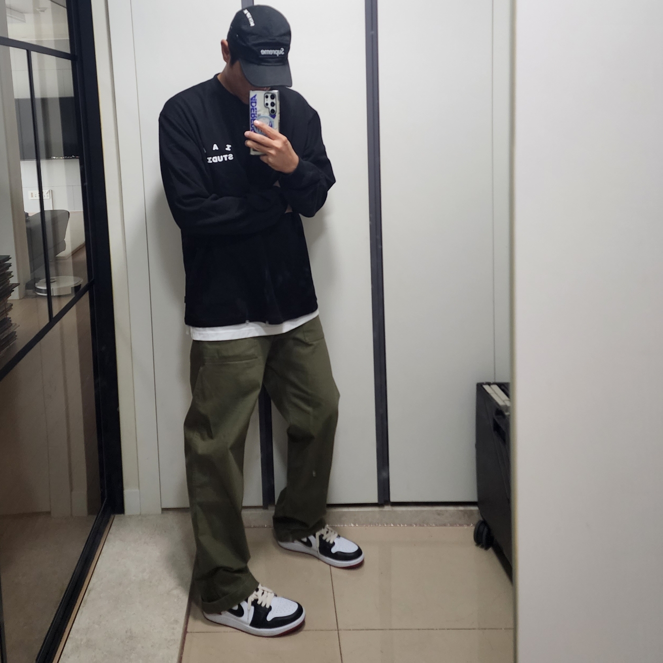 IAB Studio Long Sleeve Black - 23FW, Jordan 1 Retro Low OG Black Toe 착용 스타일 - 1