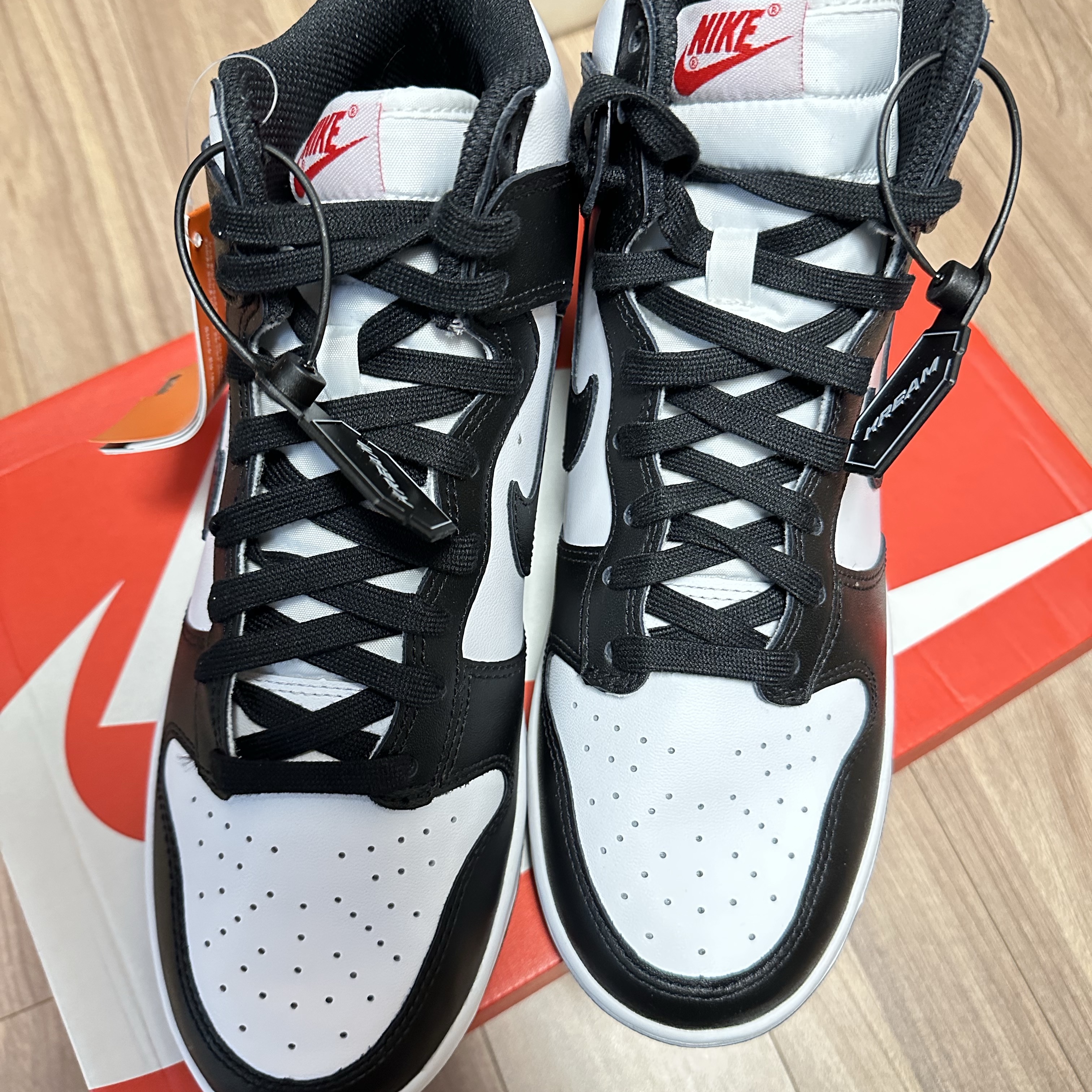 Nike Dunk High Retro Black and White 착용 스타일 - 1