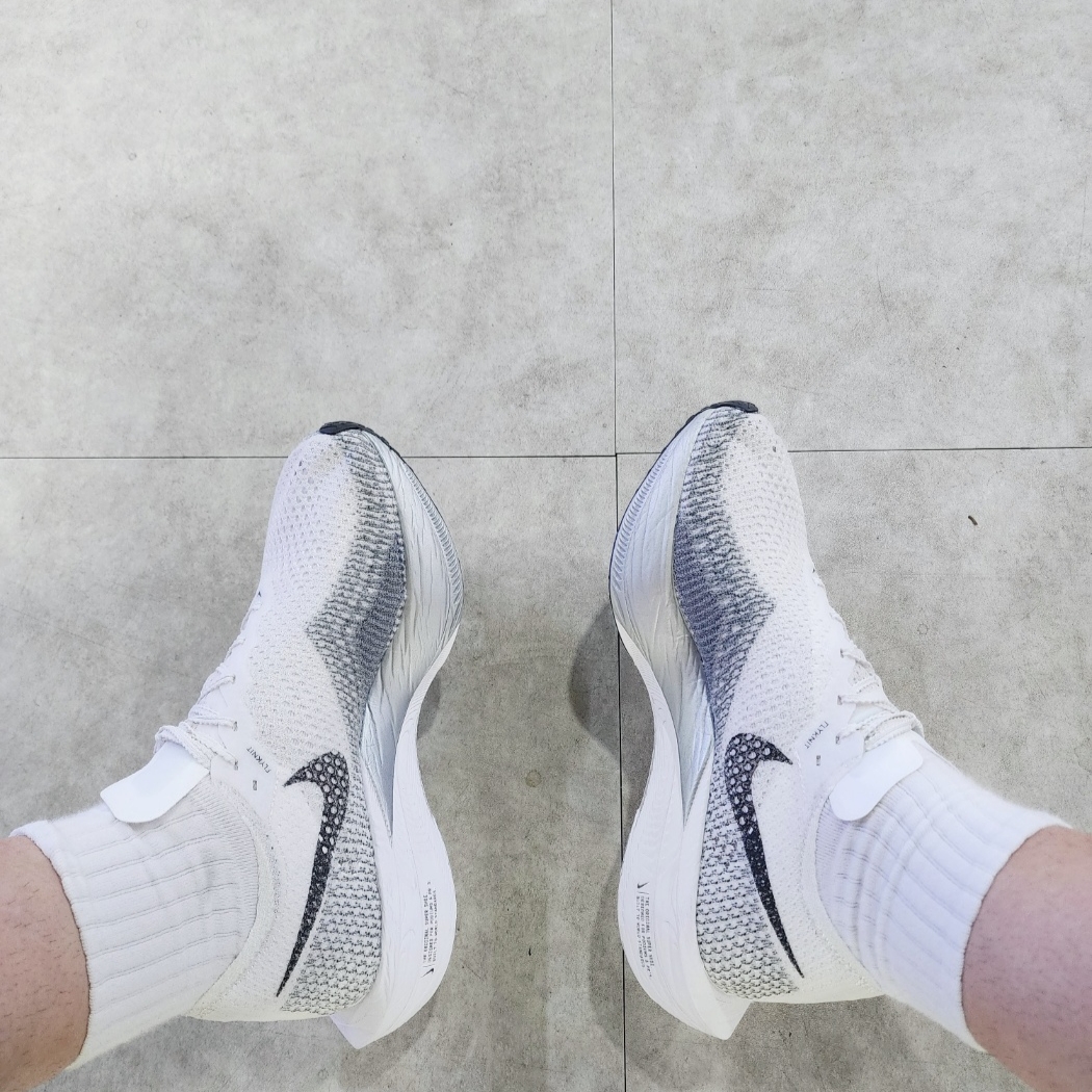 Nike ZoomX Vaporfly Next% 3 White Grey 착용 스타일