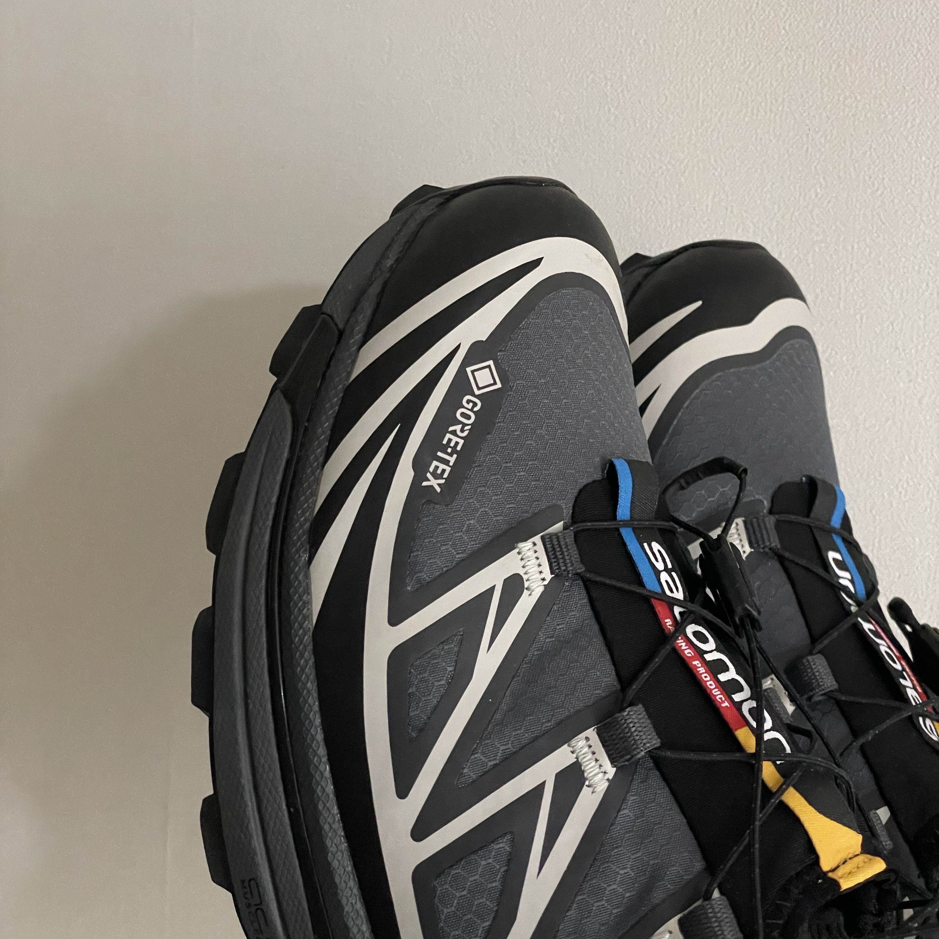Salomon XT-6 Gore-Tex Black Ebony 착용 스타일