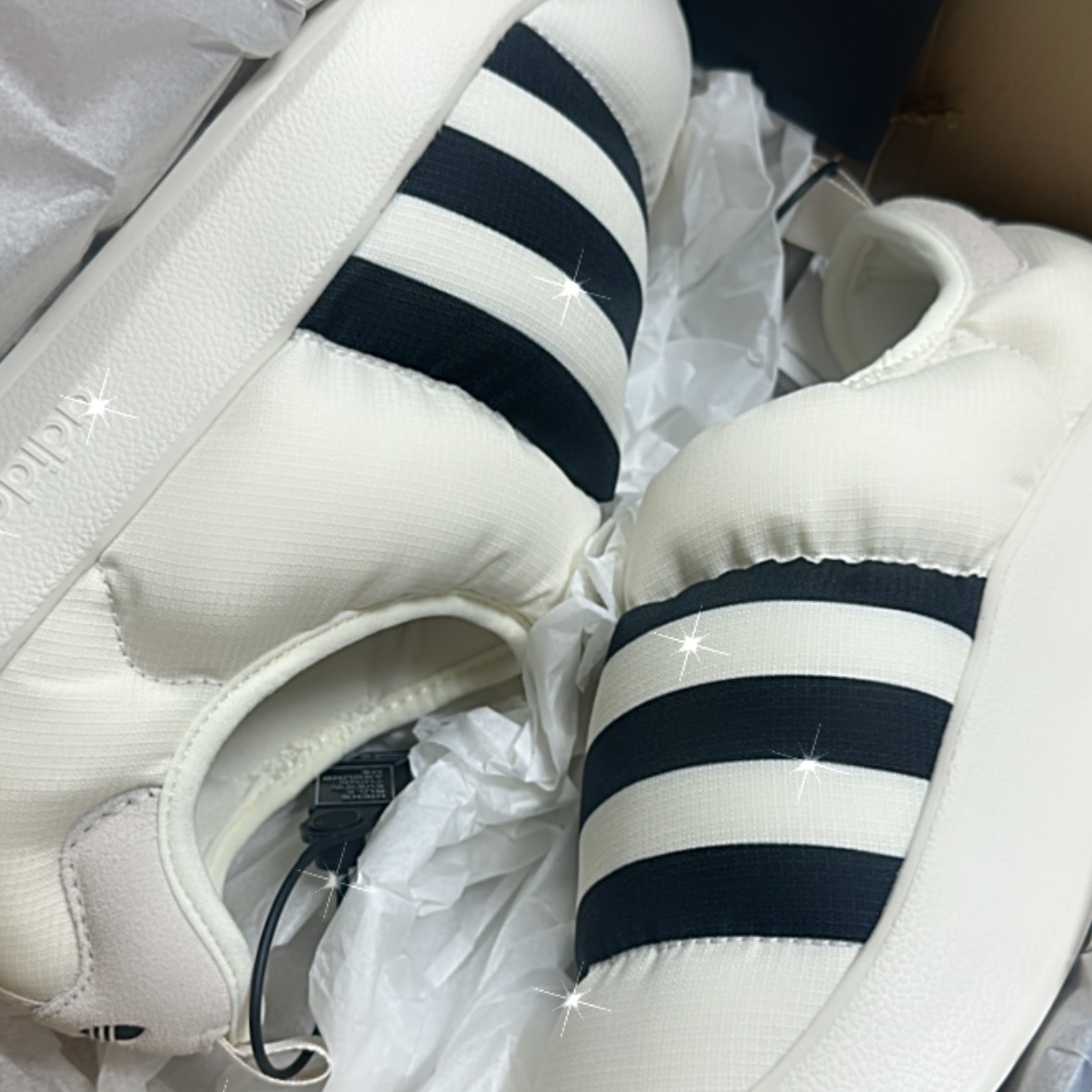 Adidas Puffylette Off White 착용 스타일