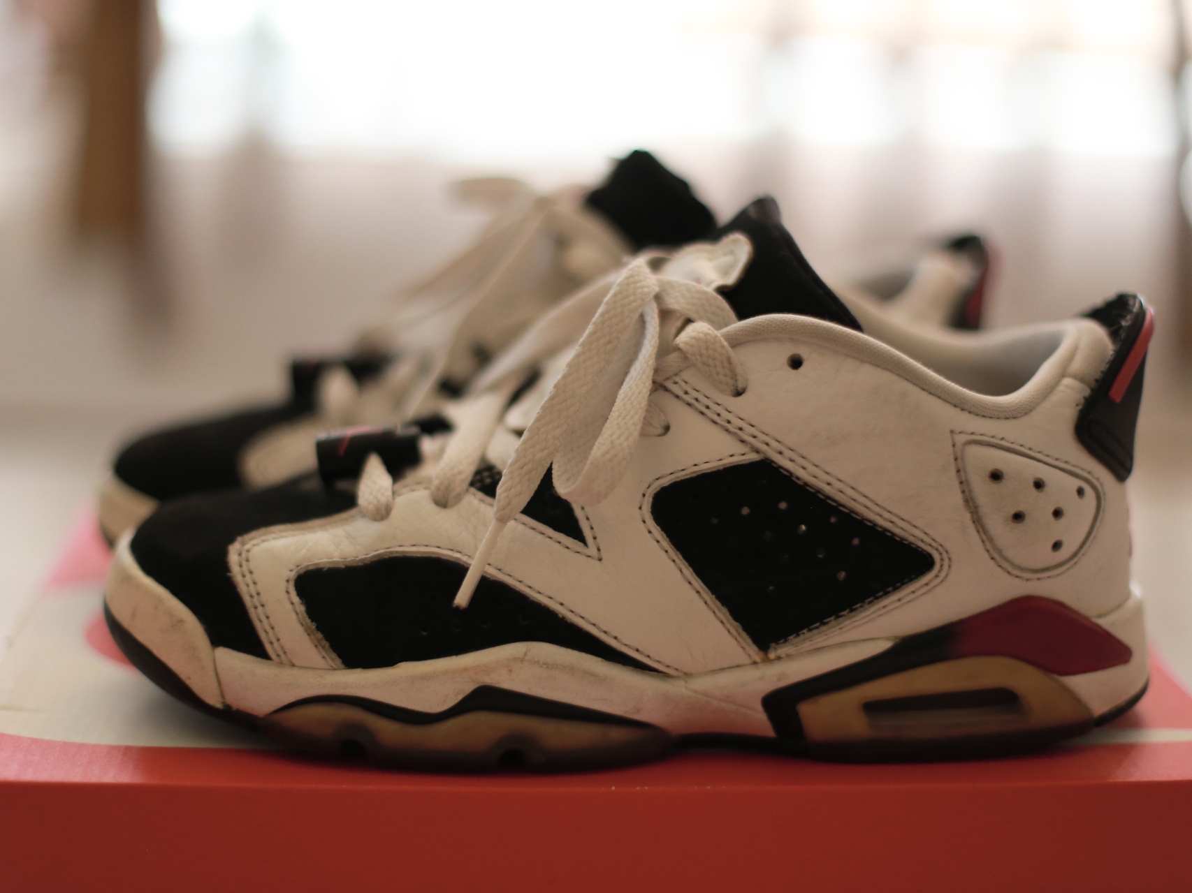 (GS) Jordan 6 Retro Low Fuchsia 착용 스타일 - 1