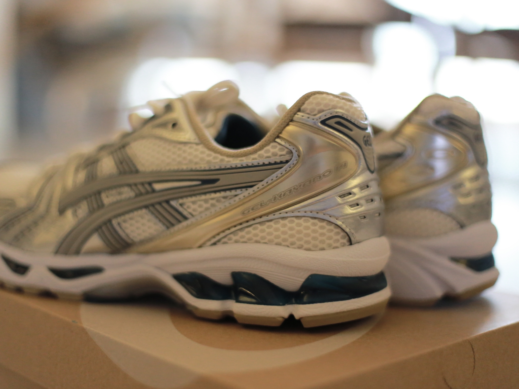 Asics Gel-Kayano 14 Cream Pure Silver 착용 스타일 - 5
